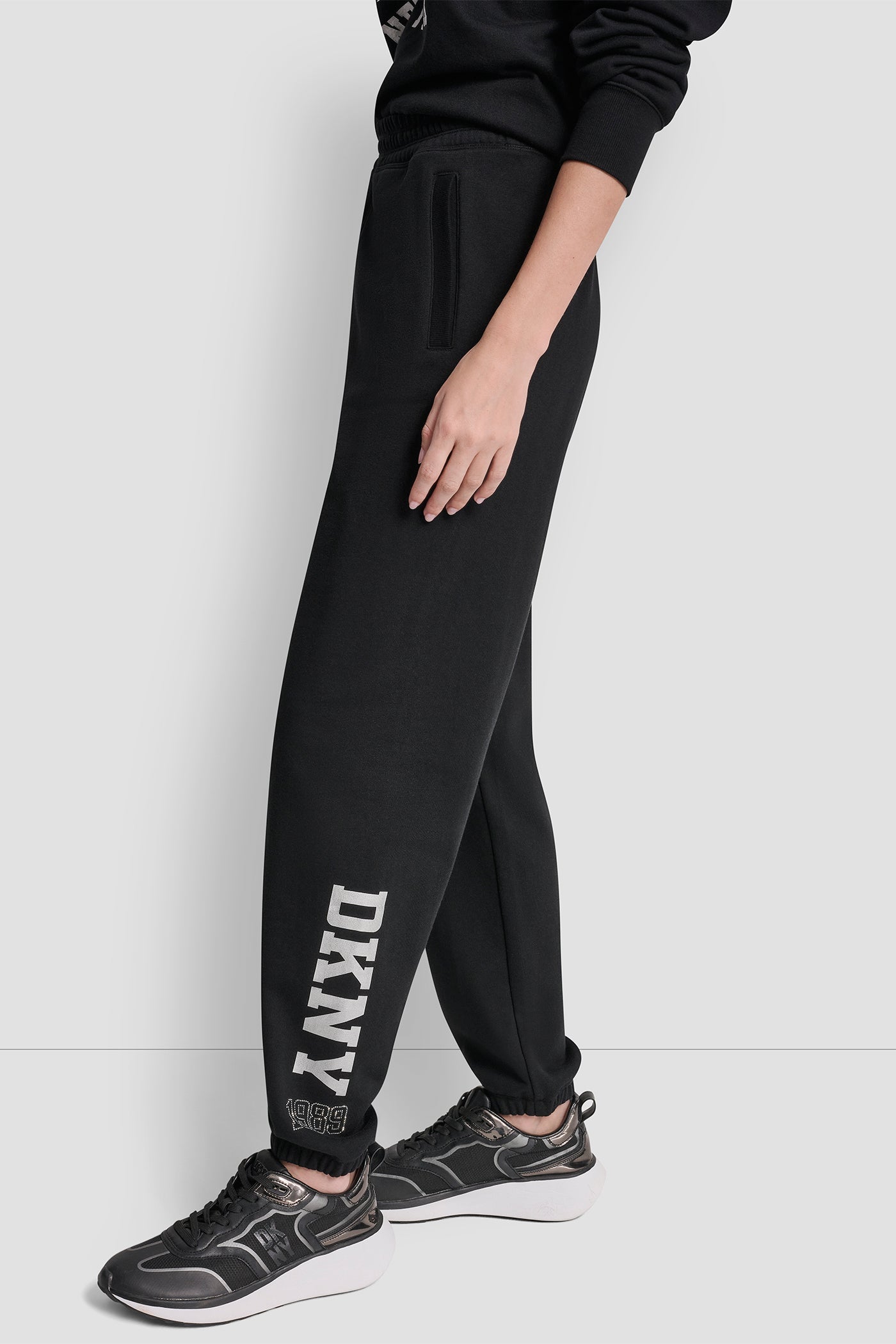DKNY 1989 RHINESTUD LOGO JOGGER