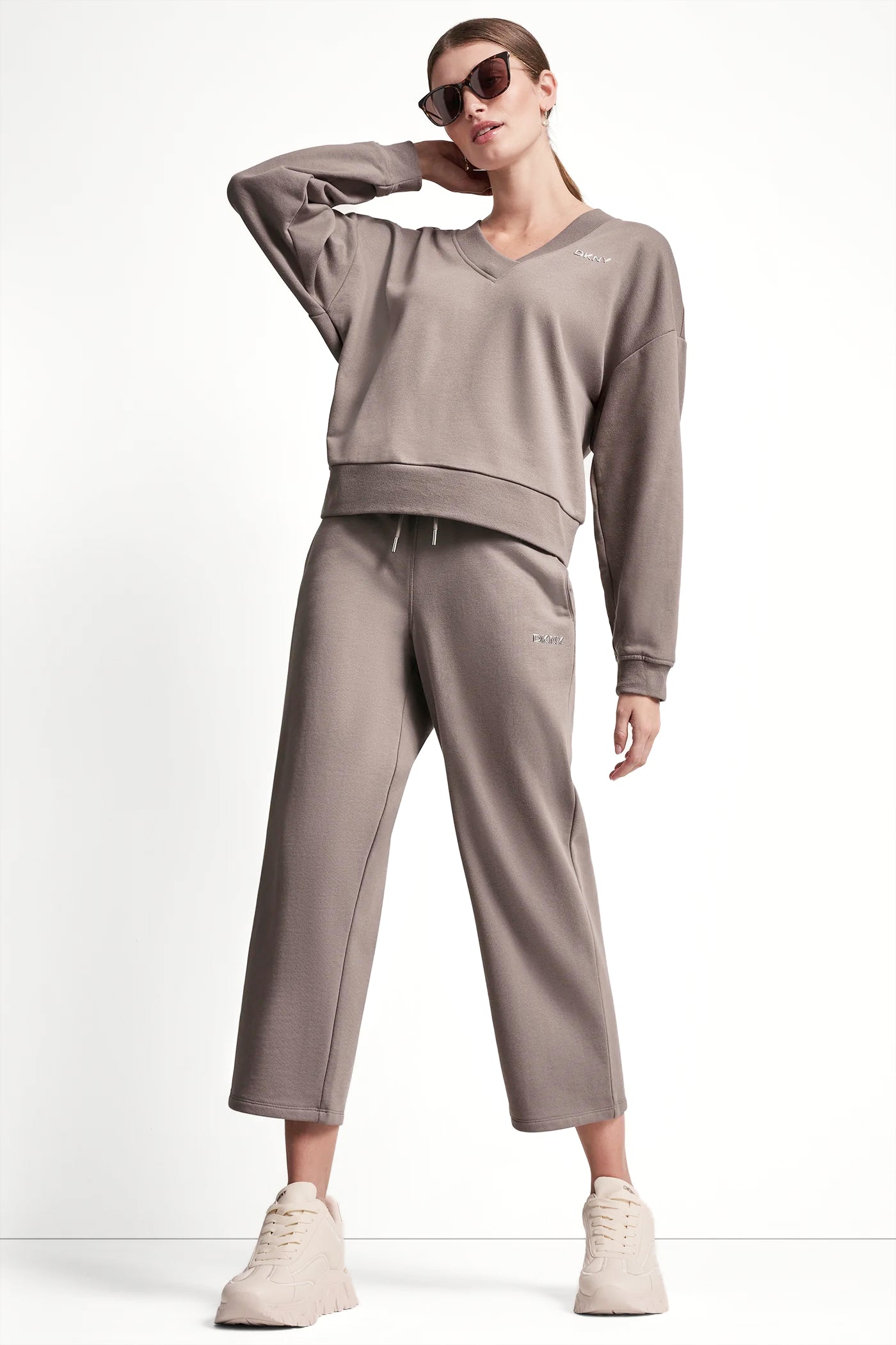 METALLIC BUBBLE LOGO V-NECK PULLOVER