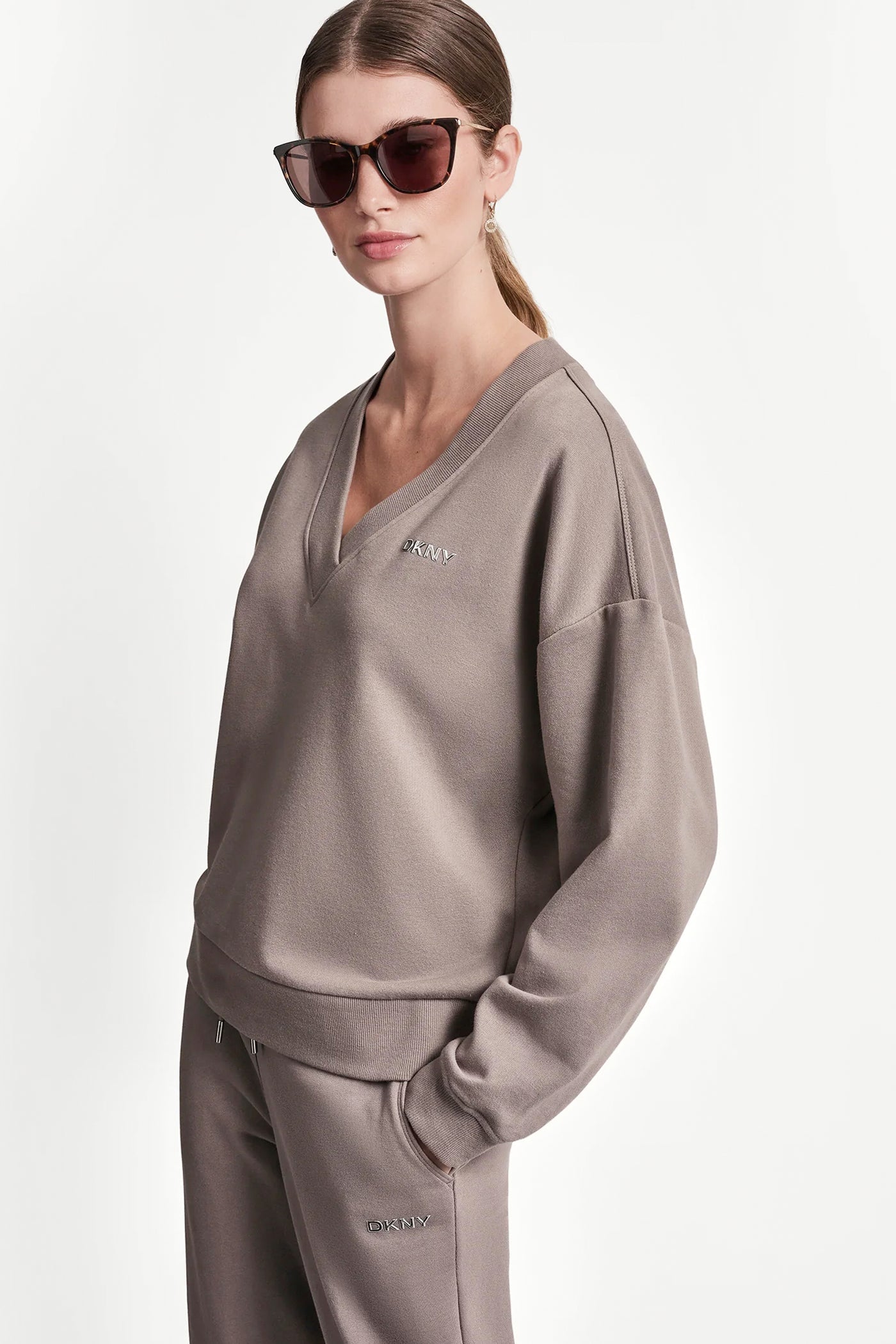 METALLIC BUBBLE LOGO V-NECK PULLOVER