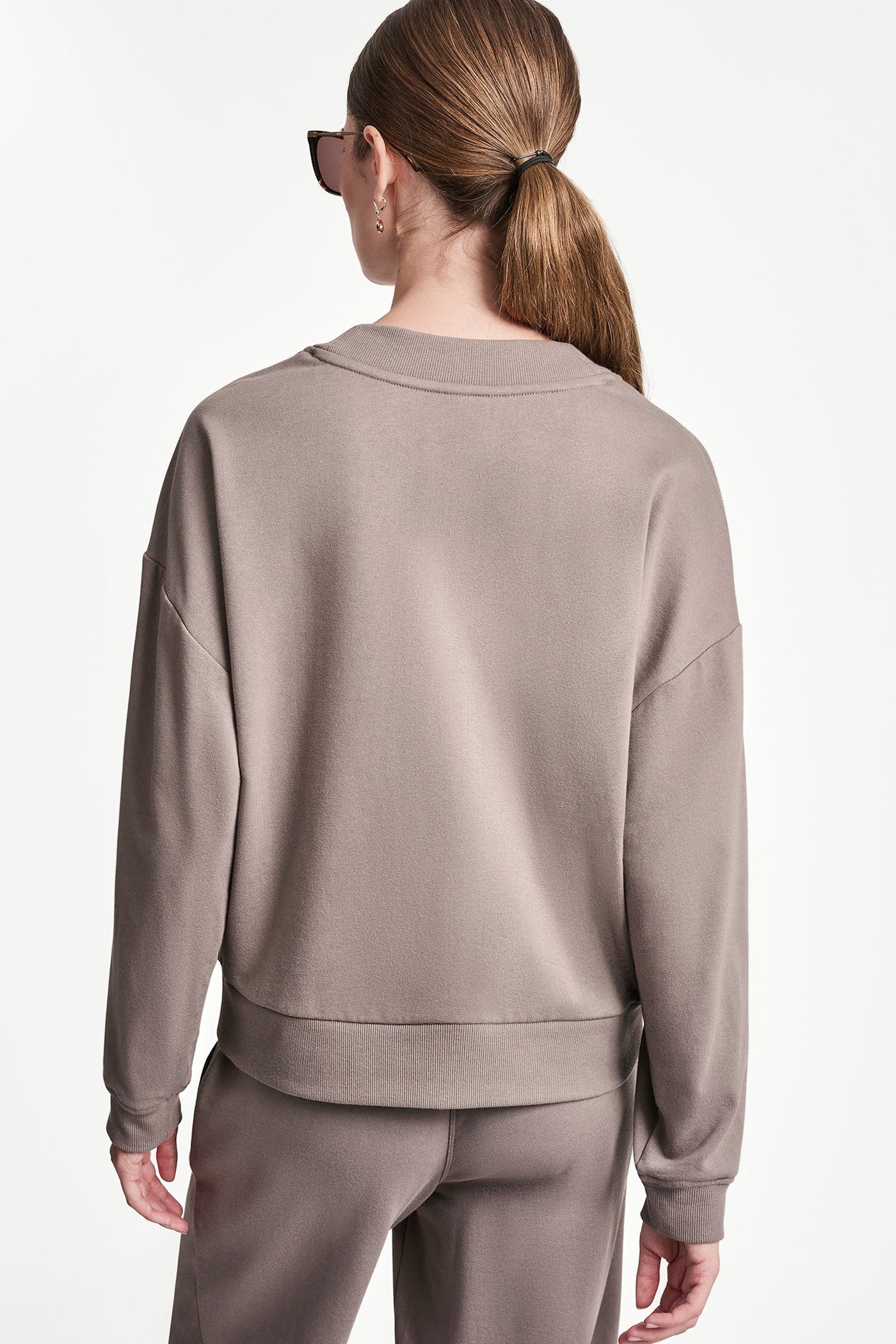 METALLIC BUBBLE LOGO V-NECK PULLOVER