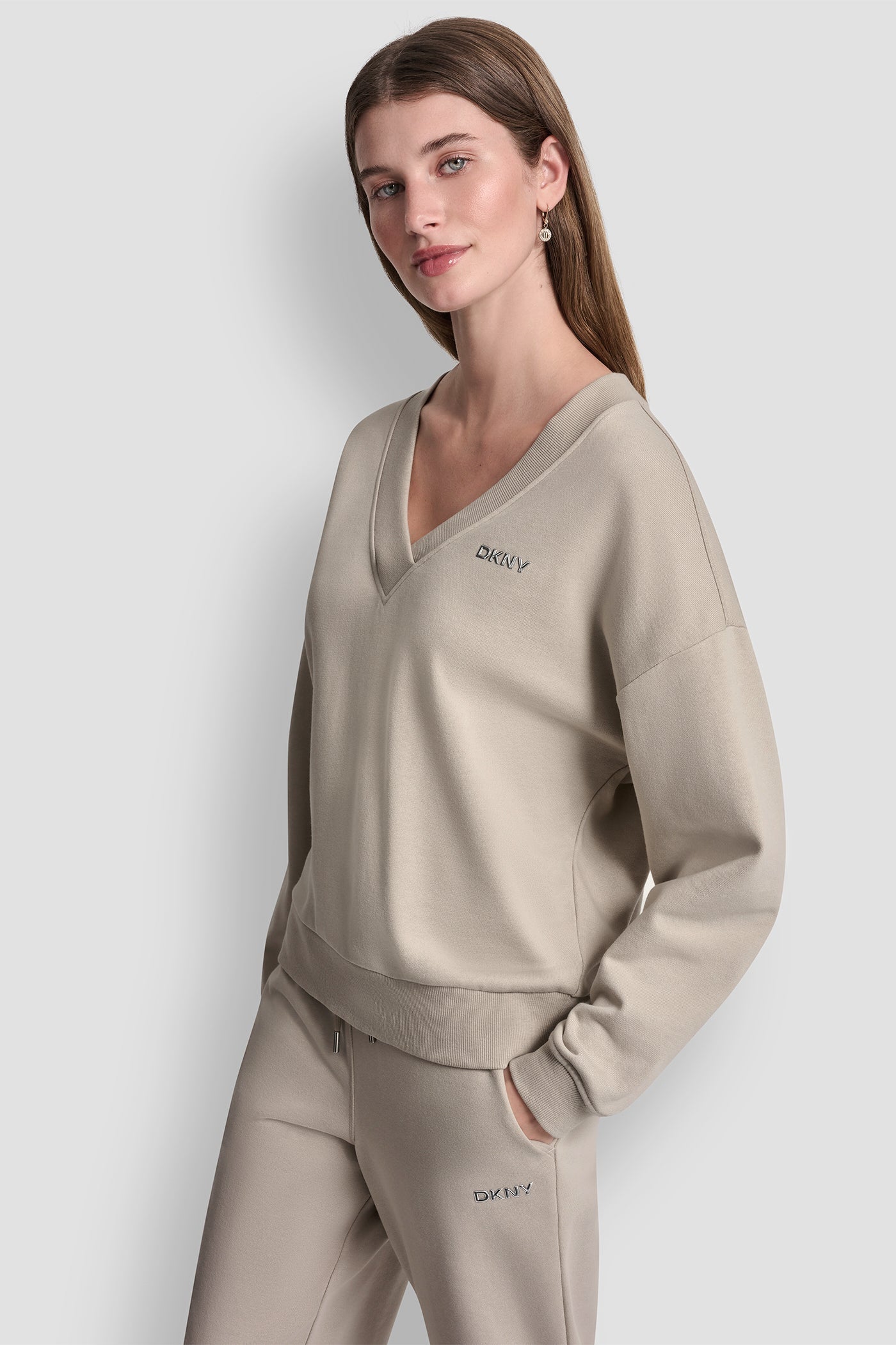 METALLIC BUBBLE LOGO V-NECK PULLOVER