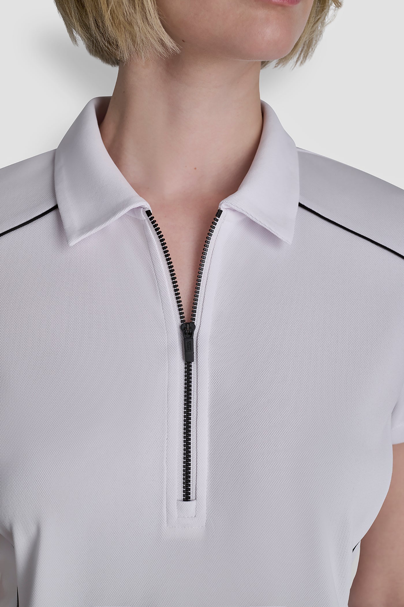 COURT PIQUÉ PIPED HALF-ZIP POLO
