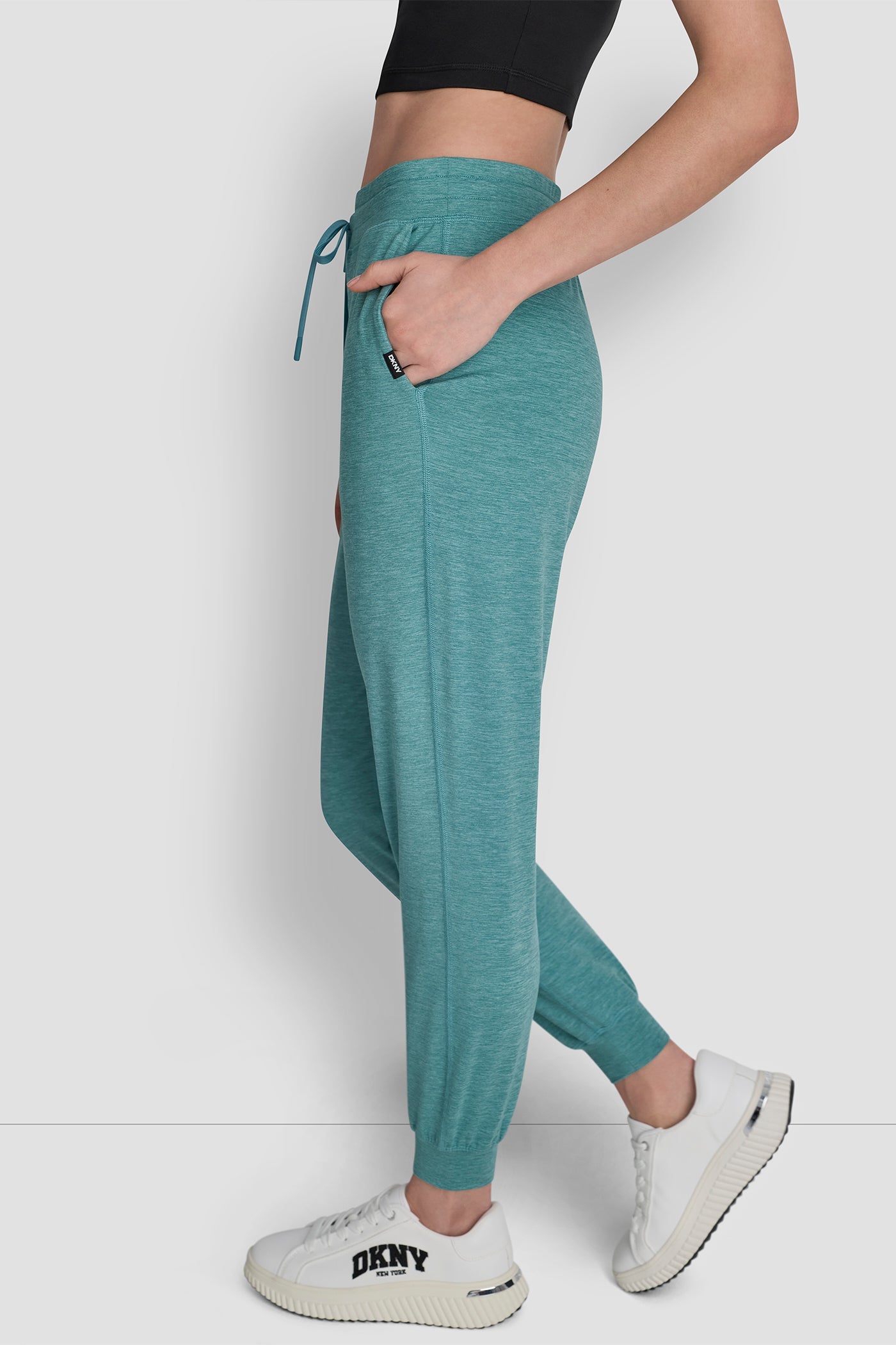 CROPPED HIGH-RISE SLIM JOGGER