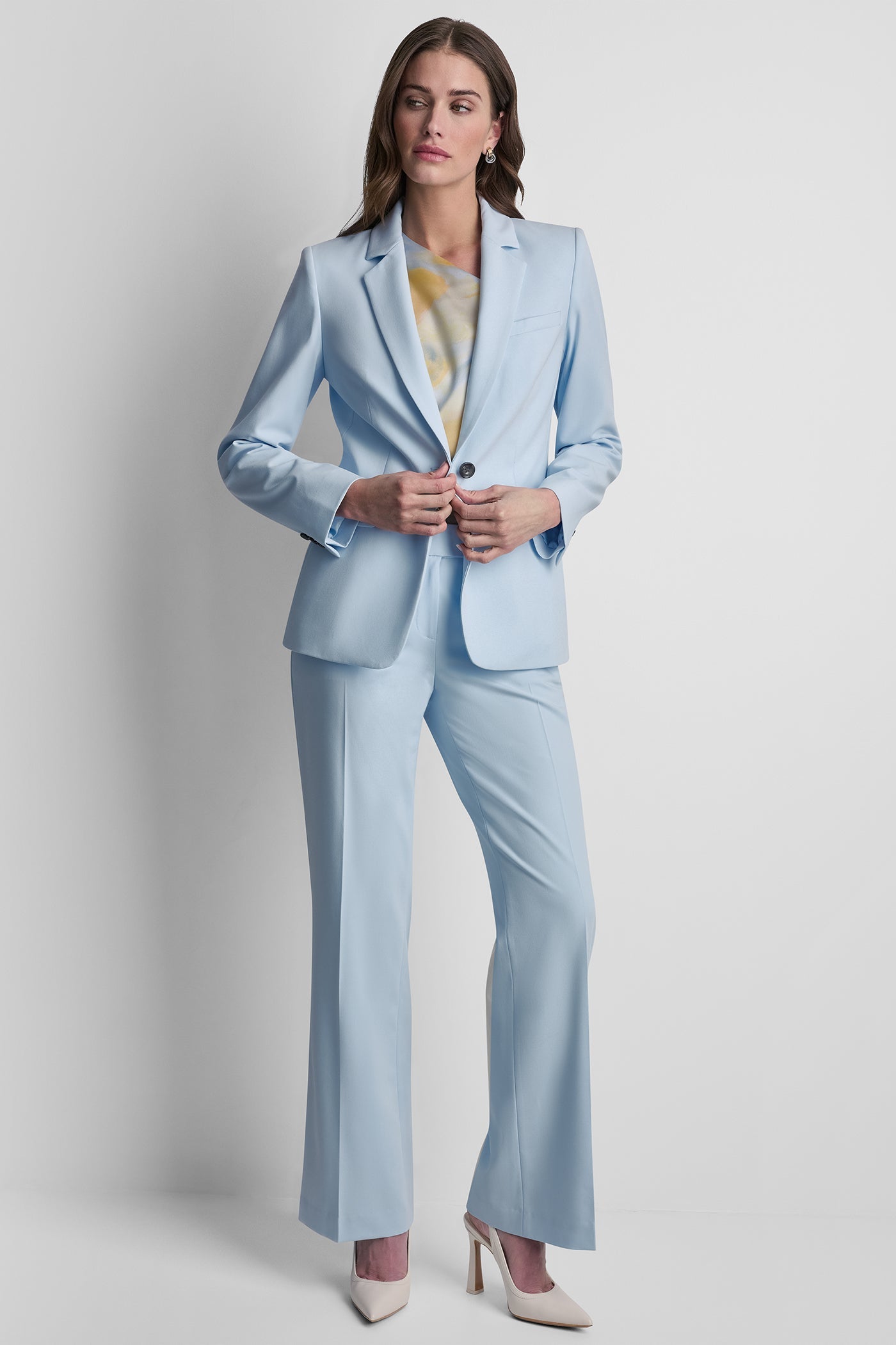 SINGLE BUTTON FRONT BLAZER