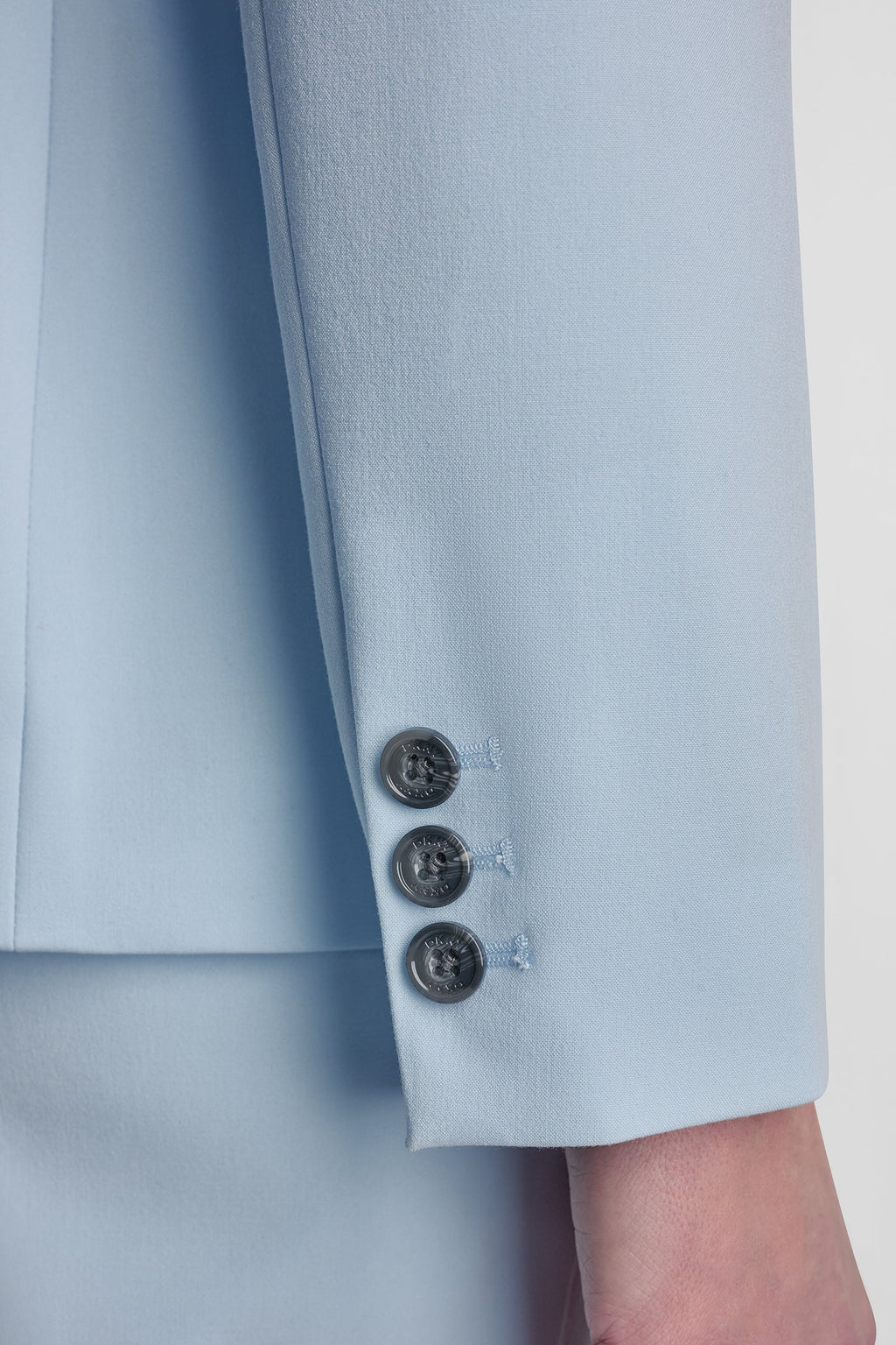 SINGLE BUTTON FRONT BLAZER