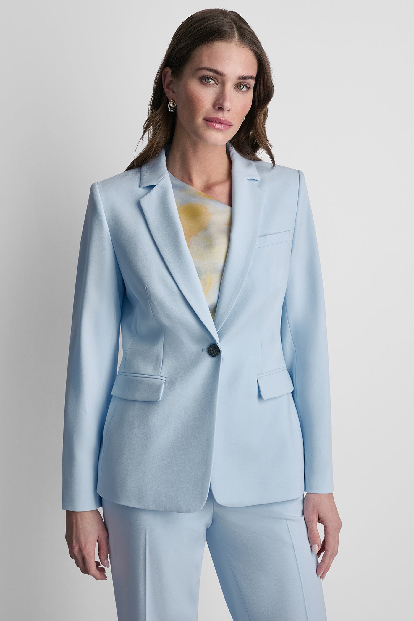 SINGLE BUTTON FRONT BLAZER