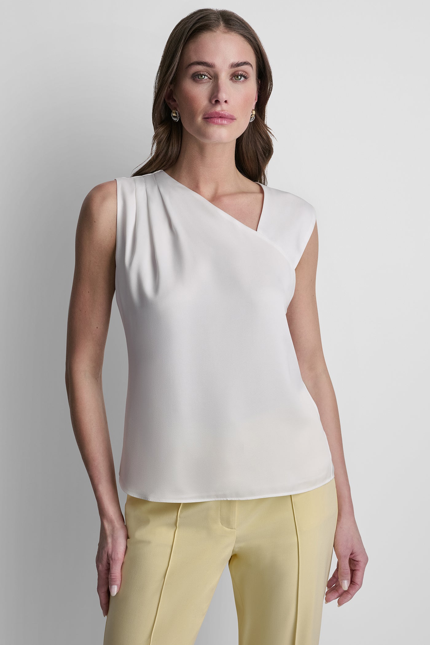 ASYMETRICAL SLEEVELESS BLOUSE