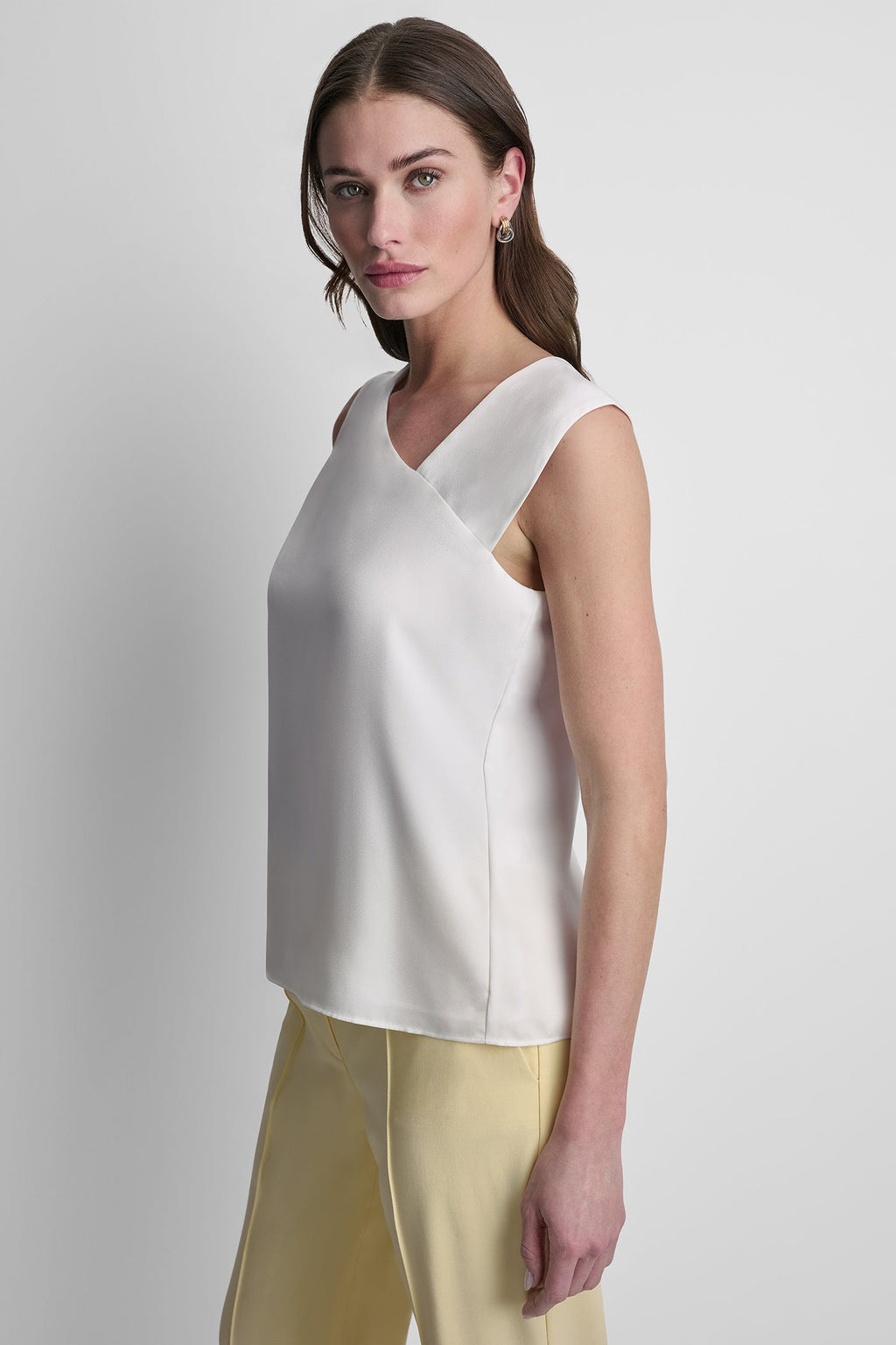 ASYMETRICAL SLEEVELESS BLOUSE