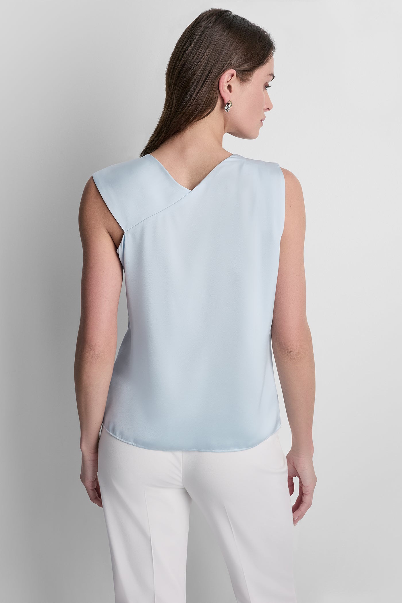 ASYMETRICAL SLEEVELESS BLOUSE