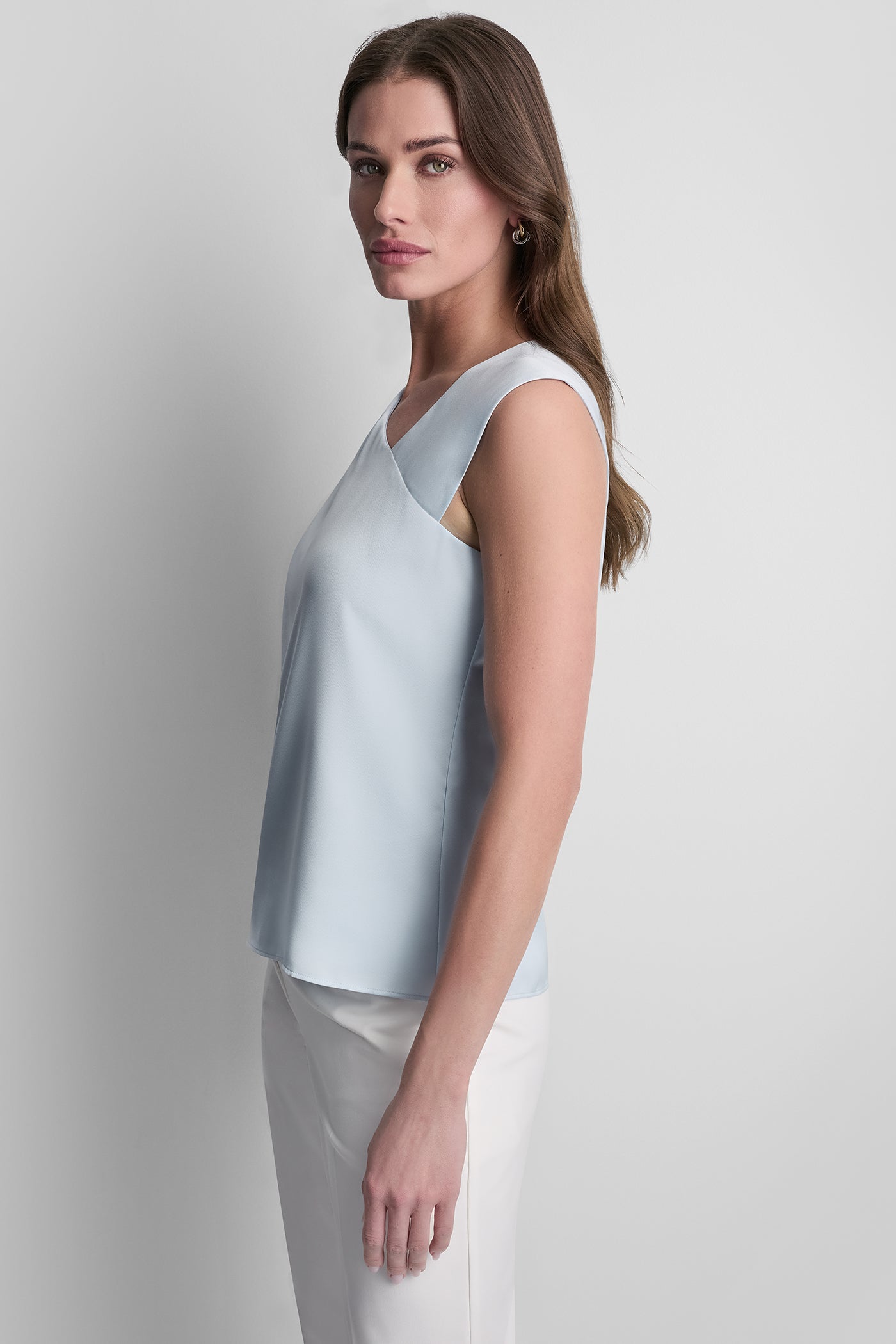 ASYMETRICAL SLEEVELESS BLOUSE