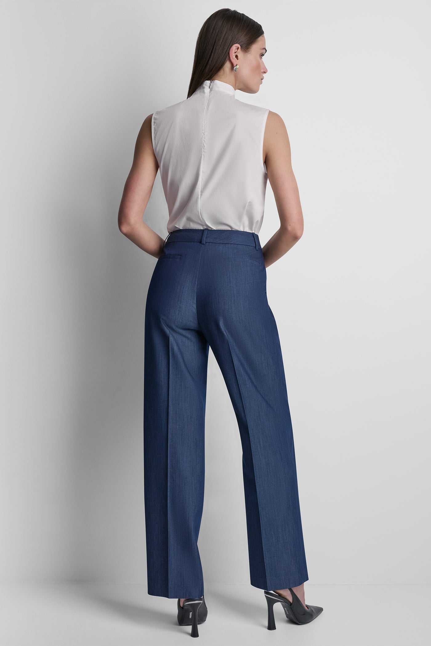STRAIGHT LEG TROUSER