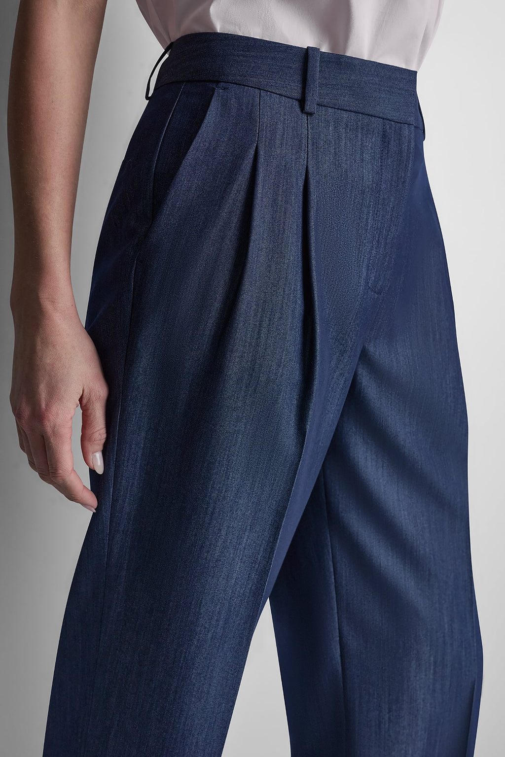 STRAIGHT LEG TROUSER
