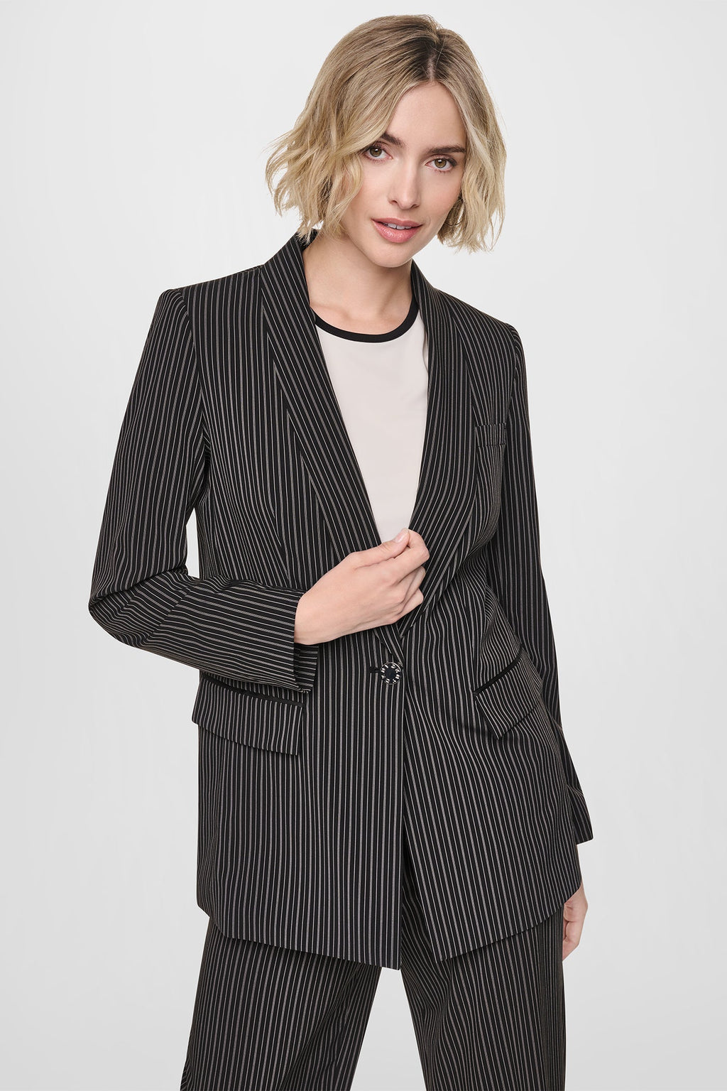 PINSTRIPE COMMUTER BLAZER