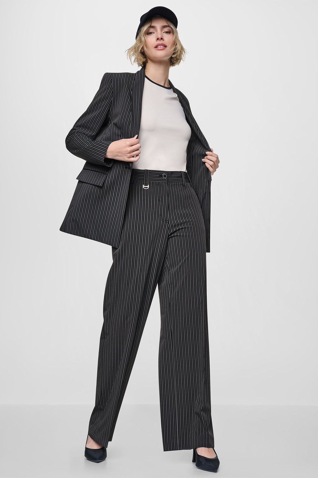PINSTRIPE COMMUTER BLAZER