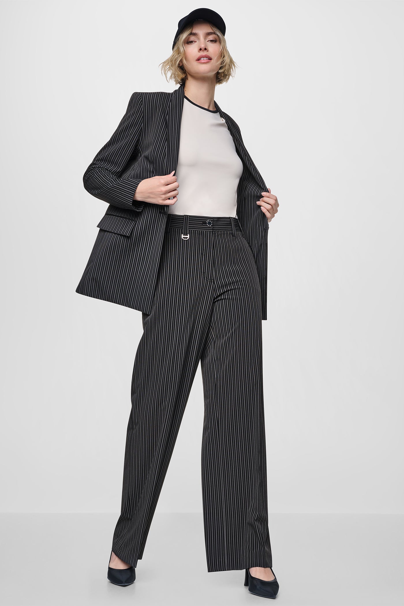PINSTRIPE COMMUTER BLAZER