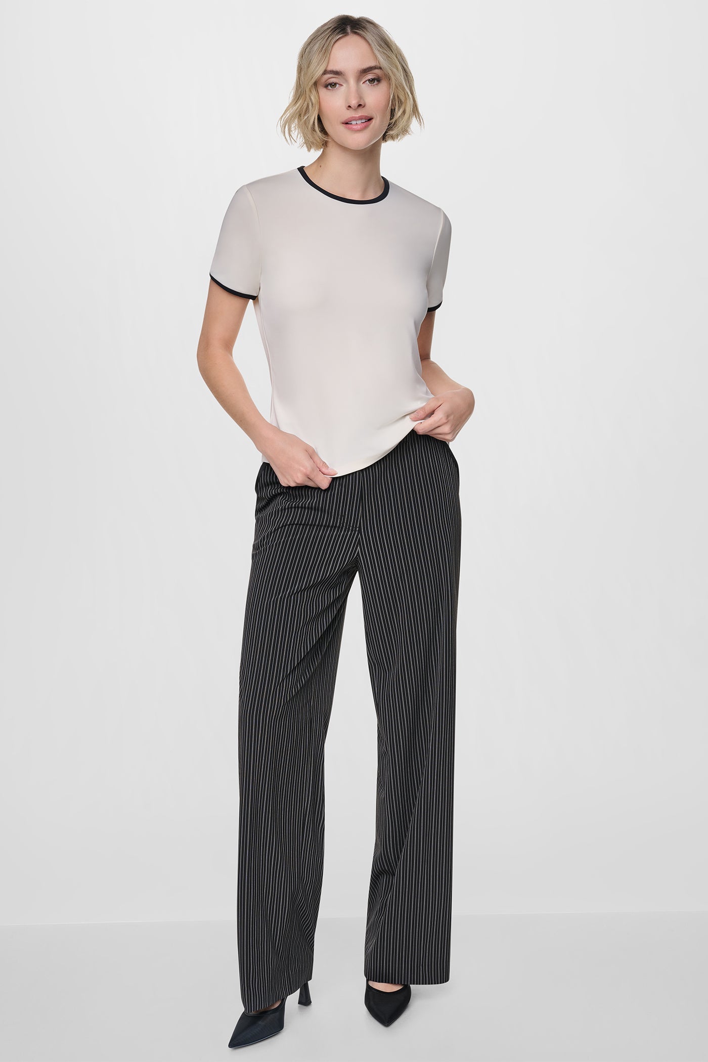 CONTRAST TRIM TEE
