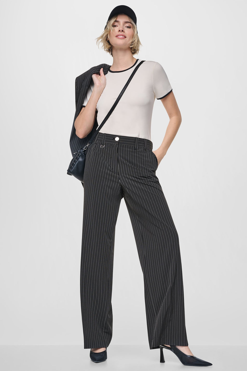 CONTRAST TRIM TEE