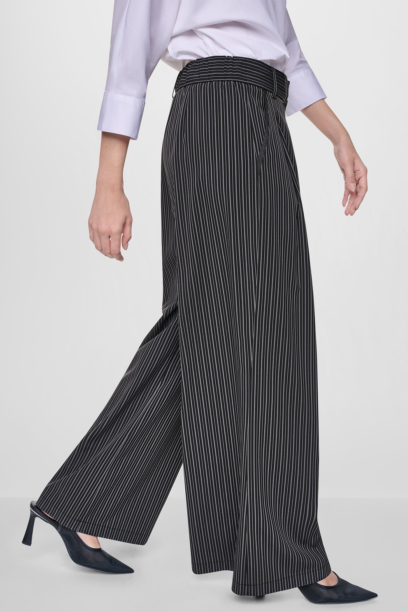 PINSTRIPE PLEATED COMMUTER TROUSER