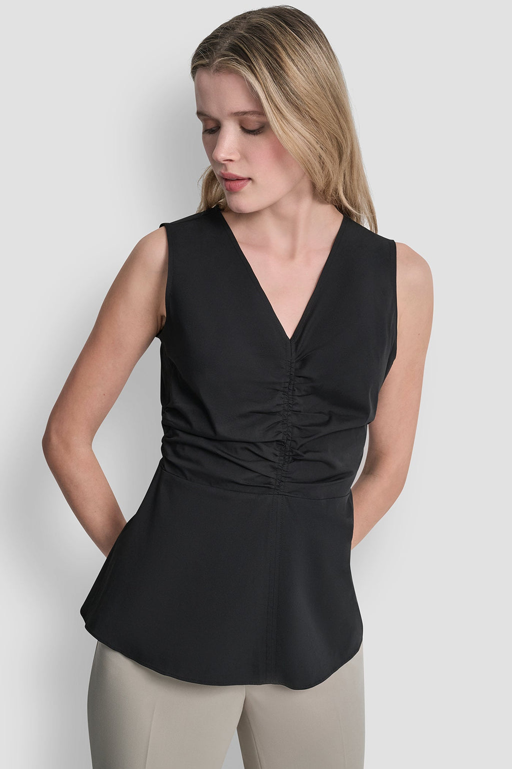 FRONT RUCHED SLEEVELESS TOP