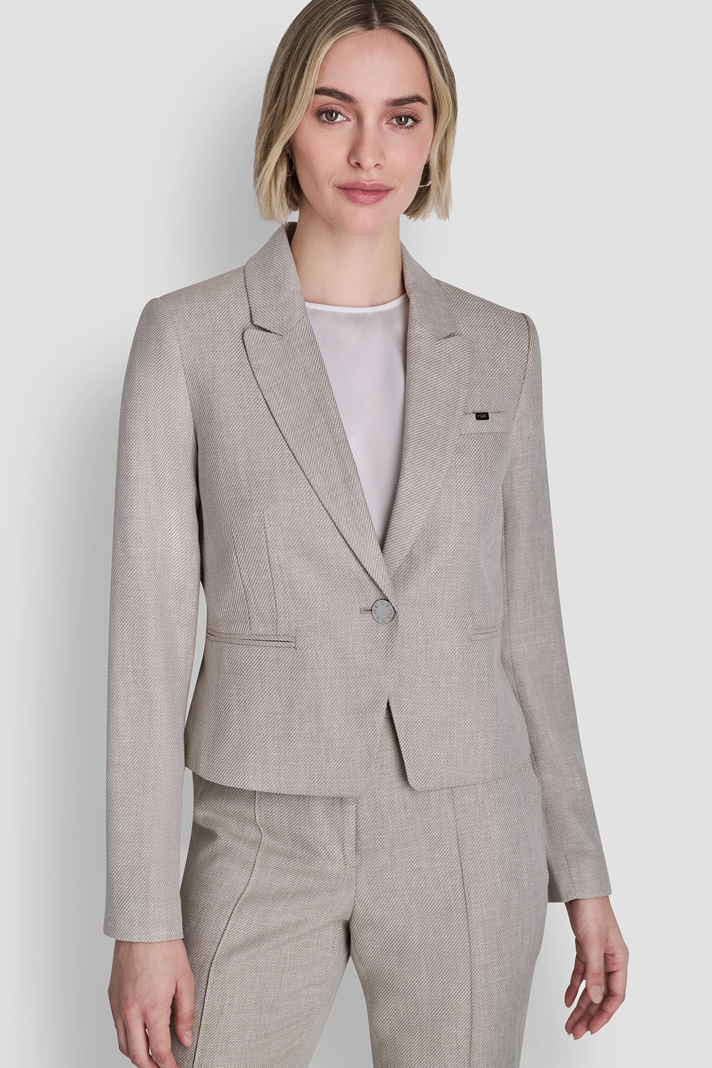 CROPPED SINGLE BUTTON BLAZER
