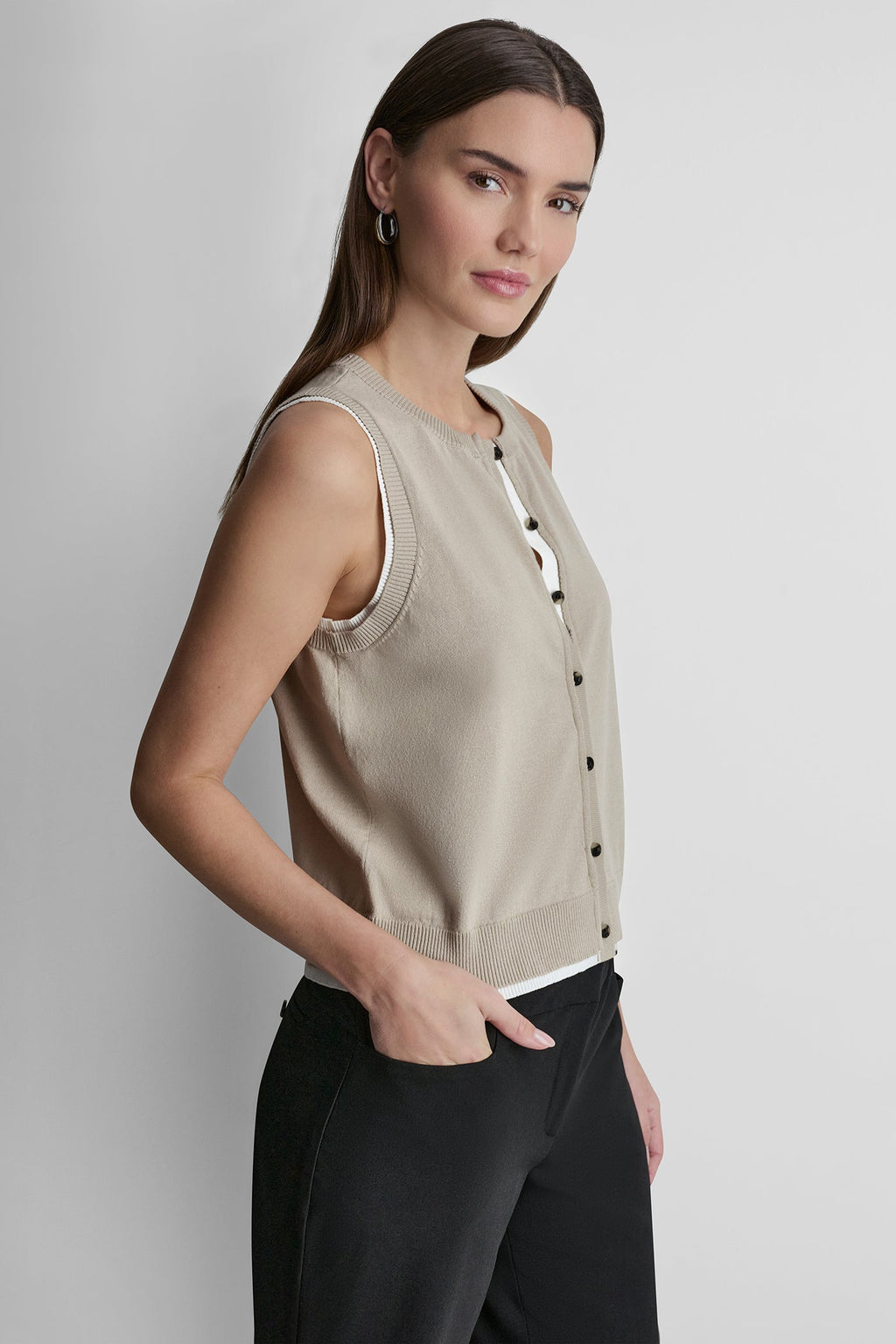 COLOR BLOCK SLEEVELESS SWEATER VEST