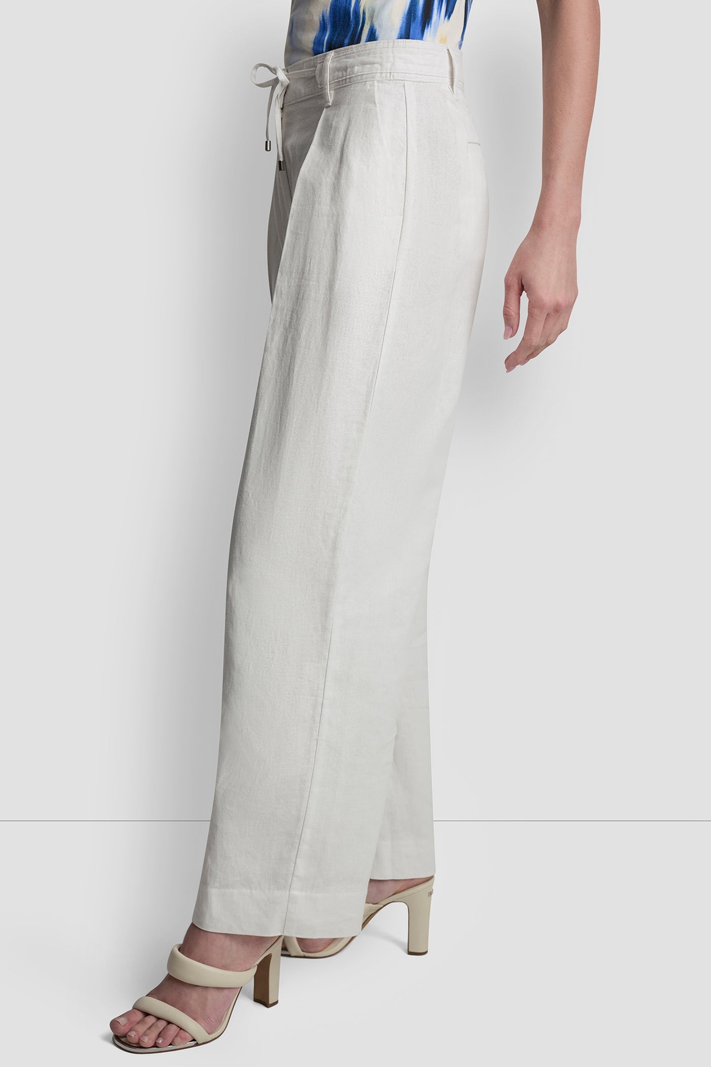 MID-RISE TIE WAIST PLEATED PANT