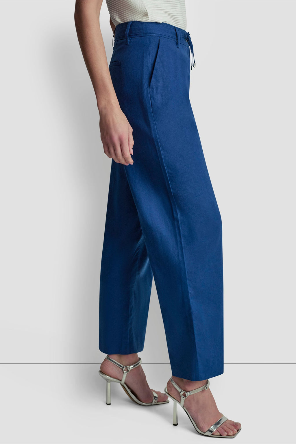 MID-RISE TIE WAIST PLEATED PANT
