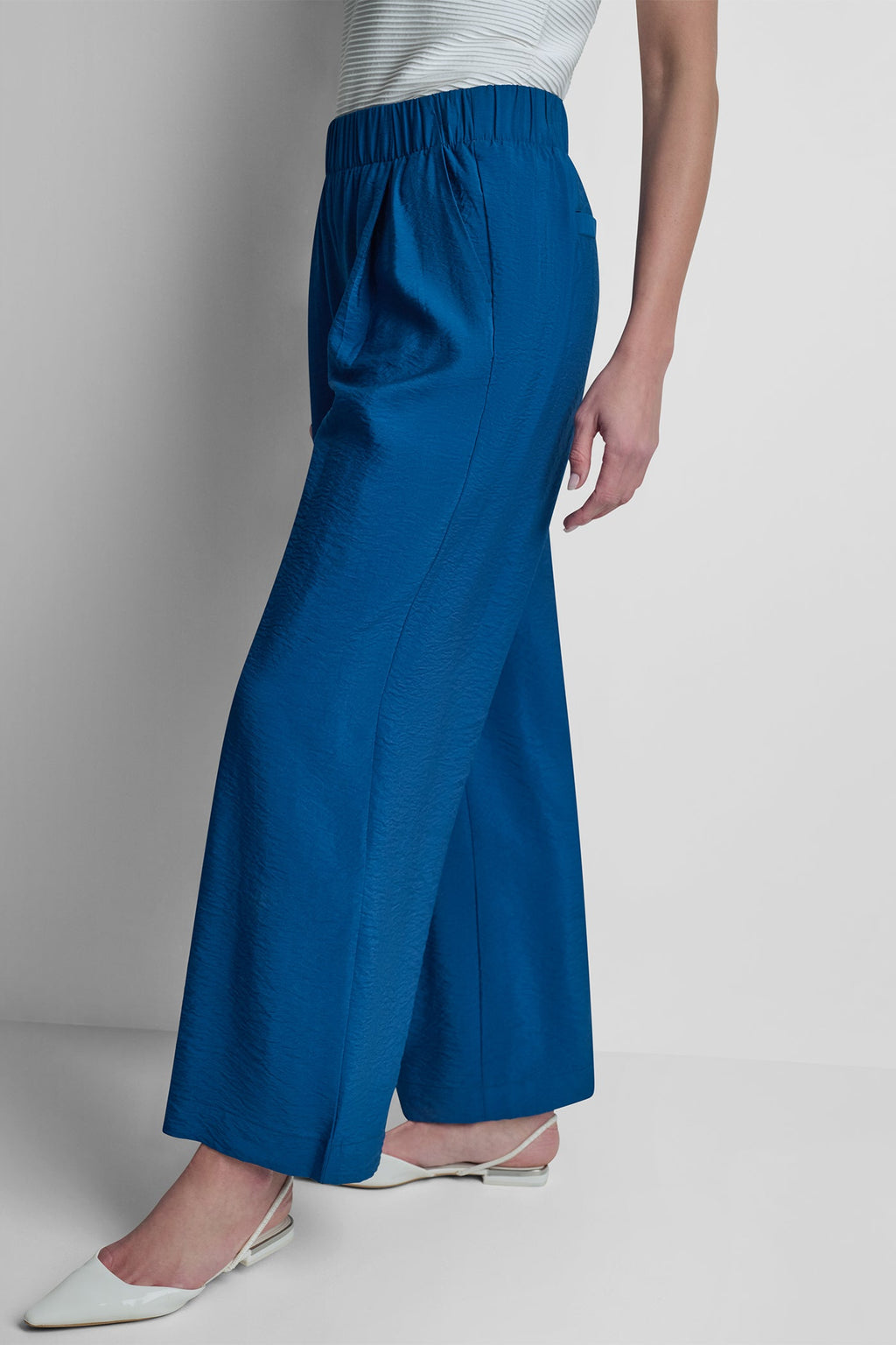 MID-RISE WIDE LEG PANT