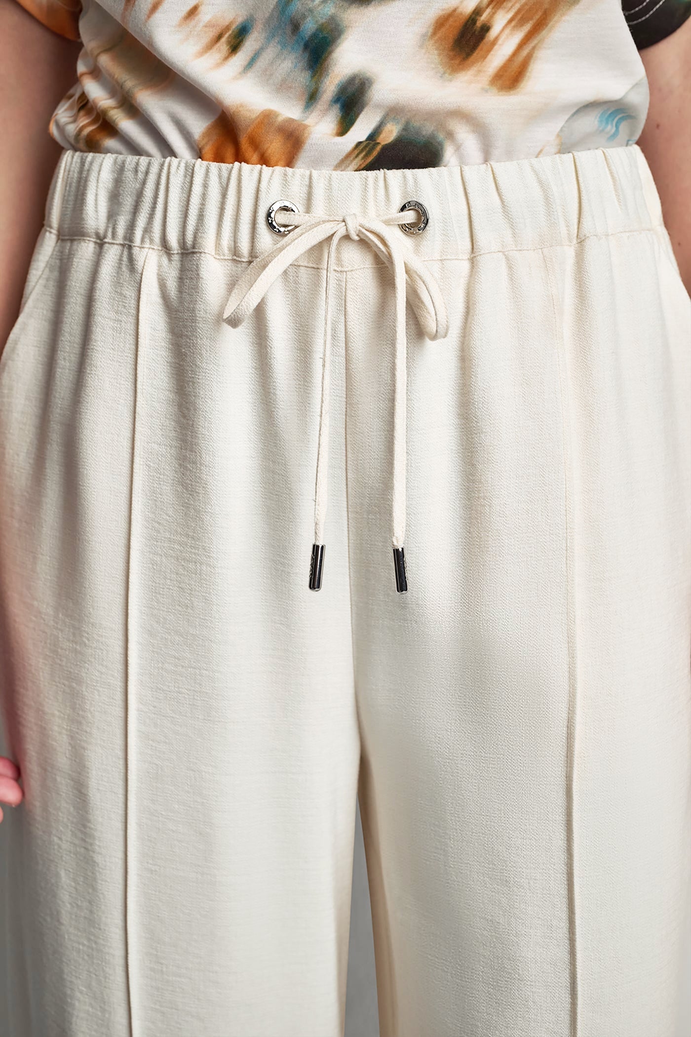 SEAMED WIDE LEG PULL-ON PANT