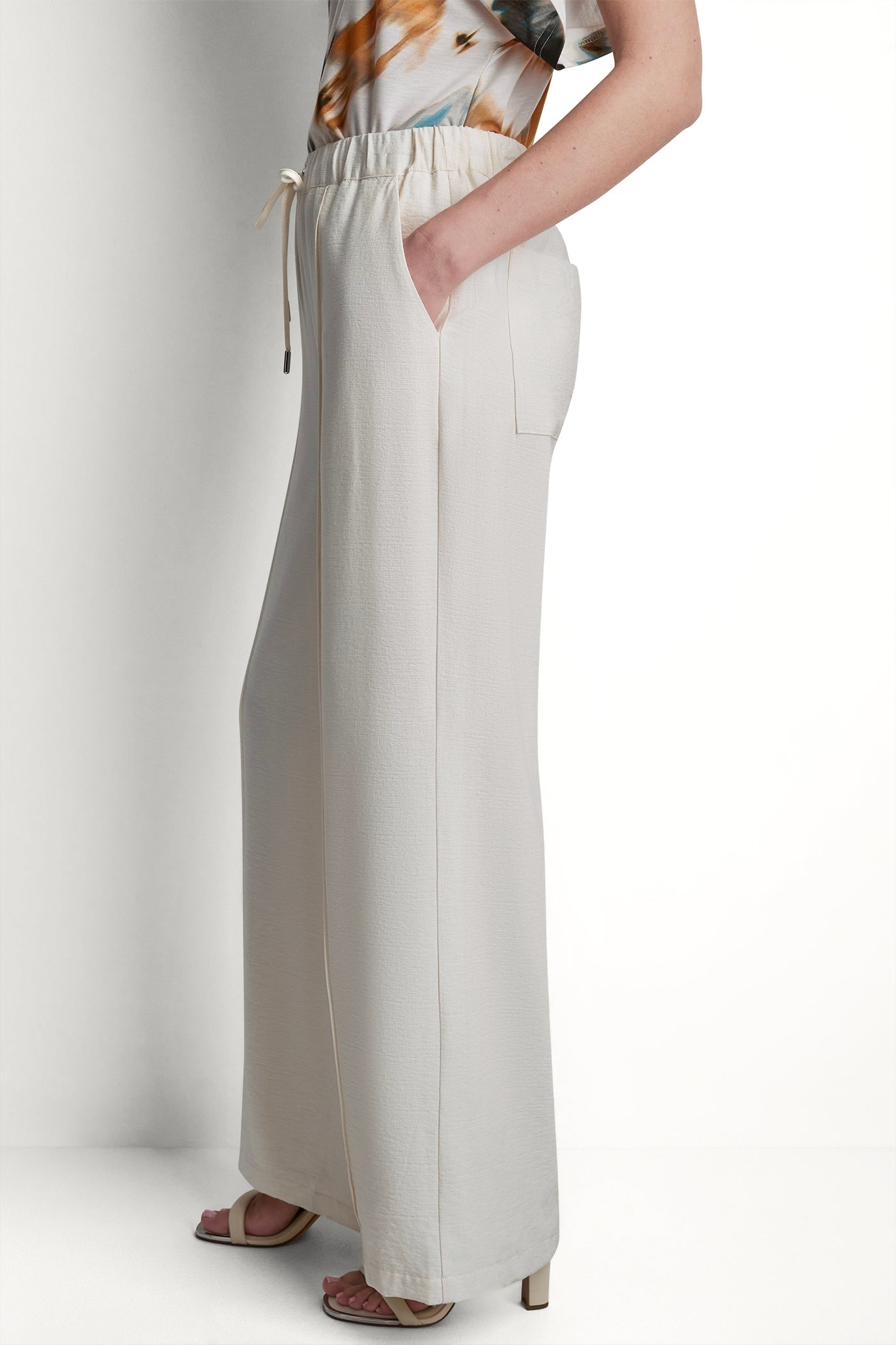 SEAMED WIDE LEG PULL-ON PANT