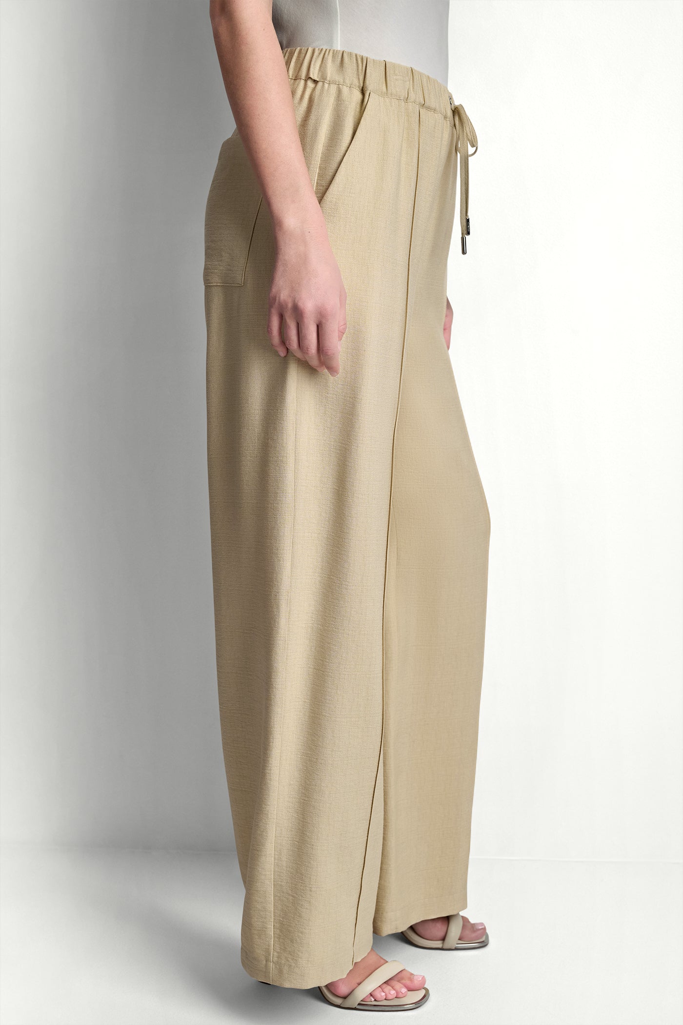 SEAMED WIDE LEG PULL-ON PANT