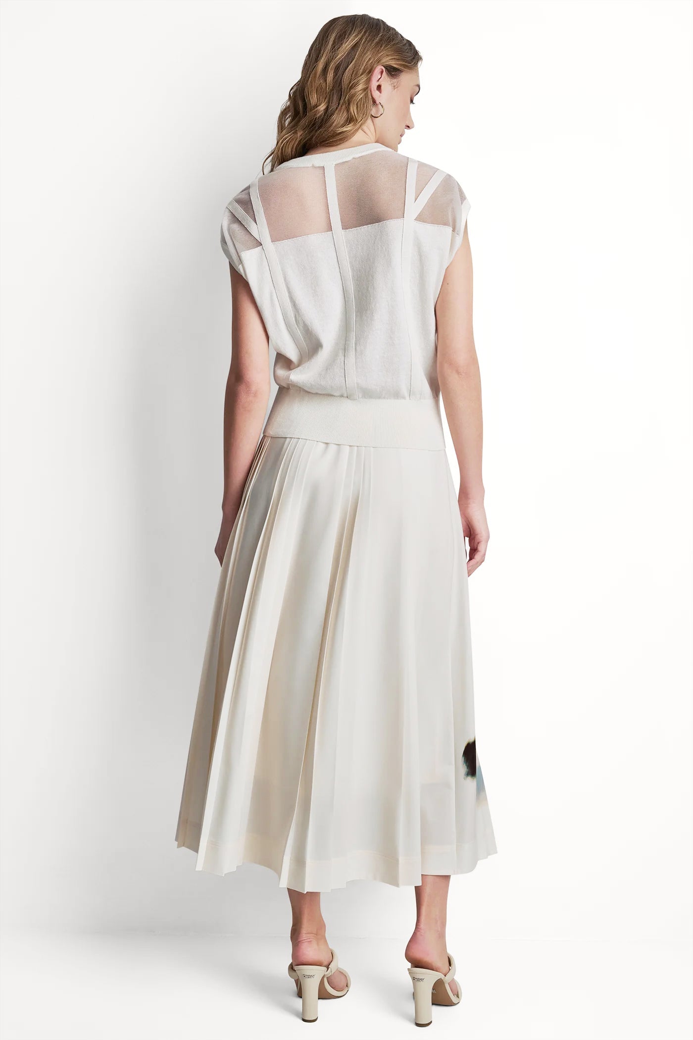 COTTON-BLEND SLEEVELESS CORSET SEAM SWEATER