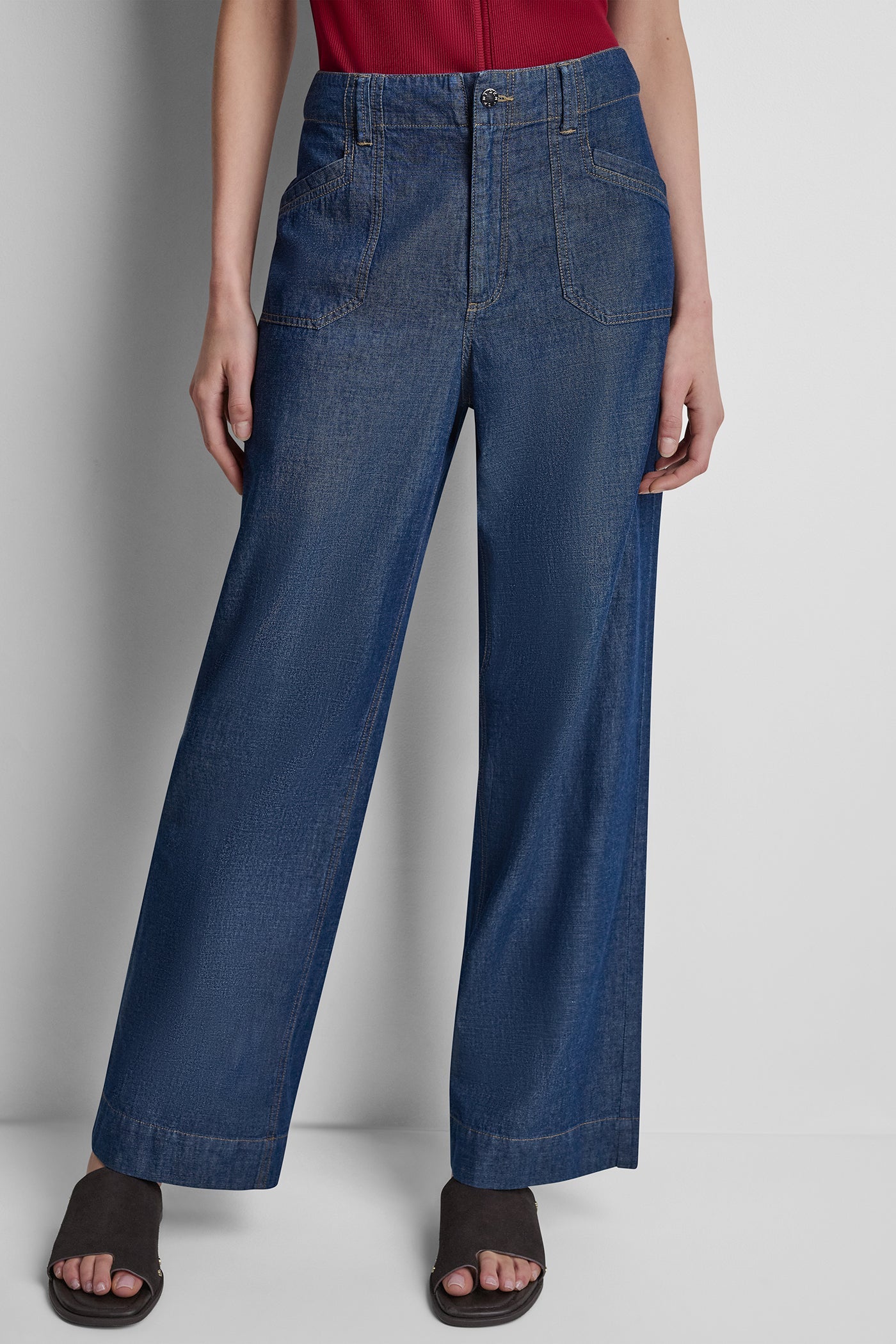 HIGH-RISE STRAIGHT LEG PANT