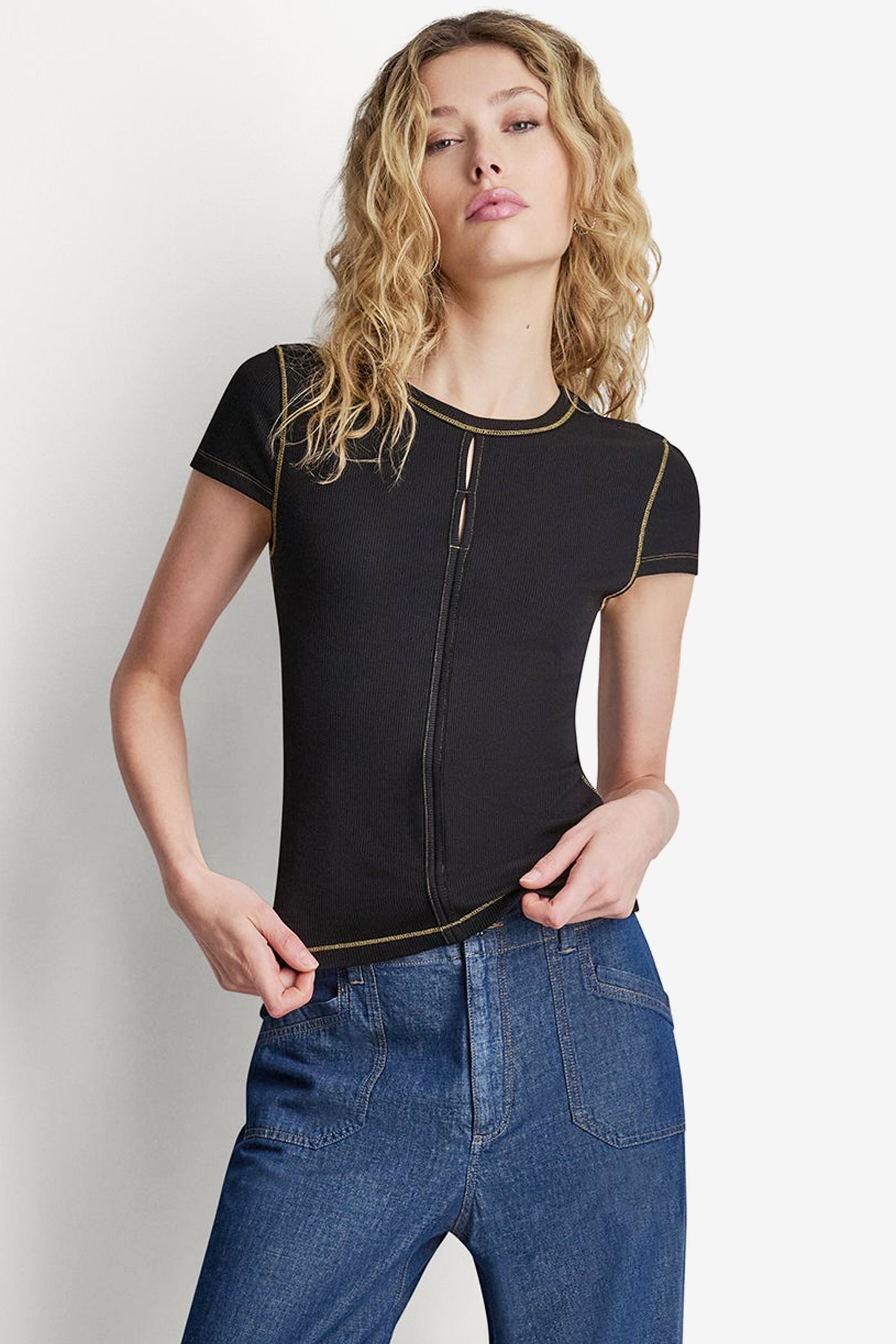 CONTRAST STITCH KNIT TOP