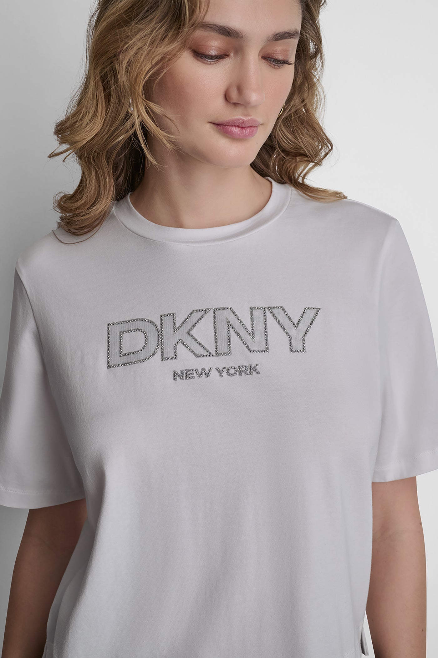 CRYSTAL BORDER LOGO GRAPHIC TEE