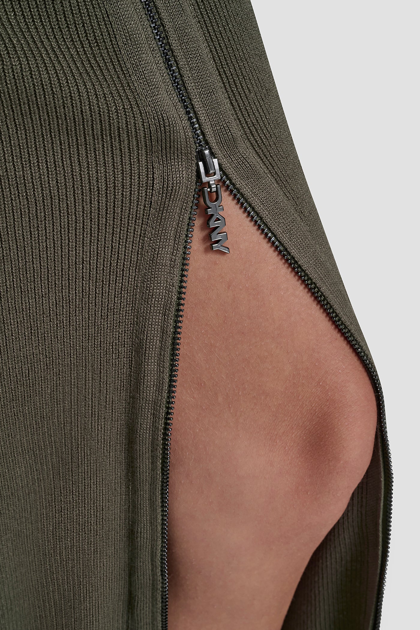 ZIP DETAILED MIDI SWEATER SKIRT