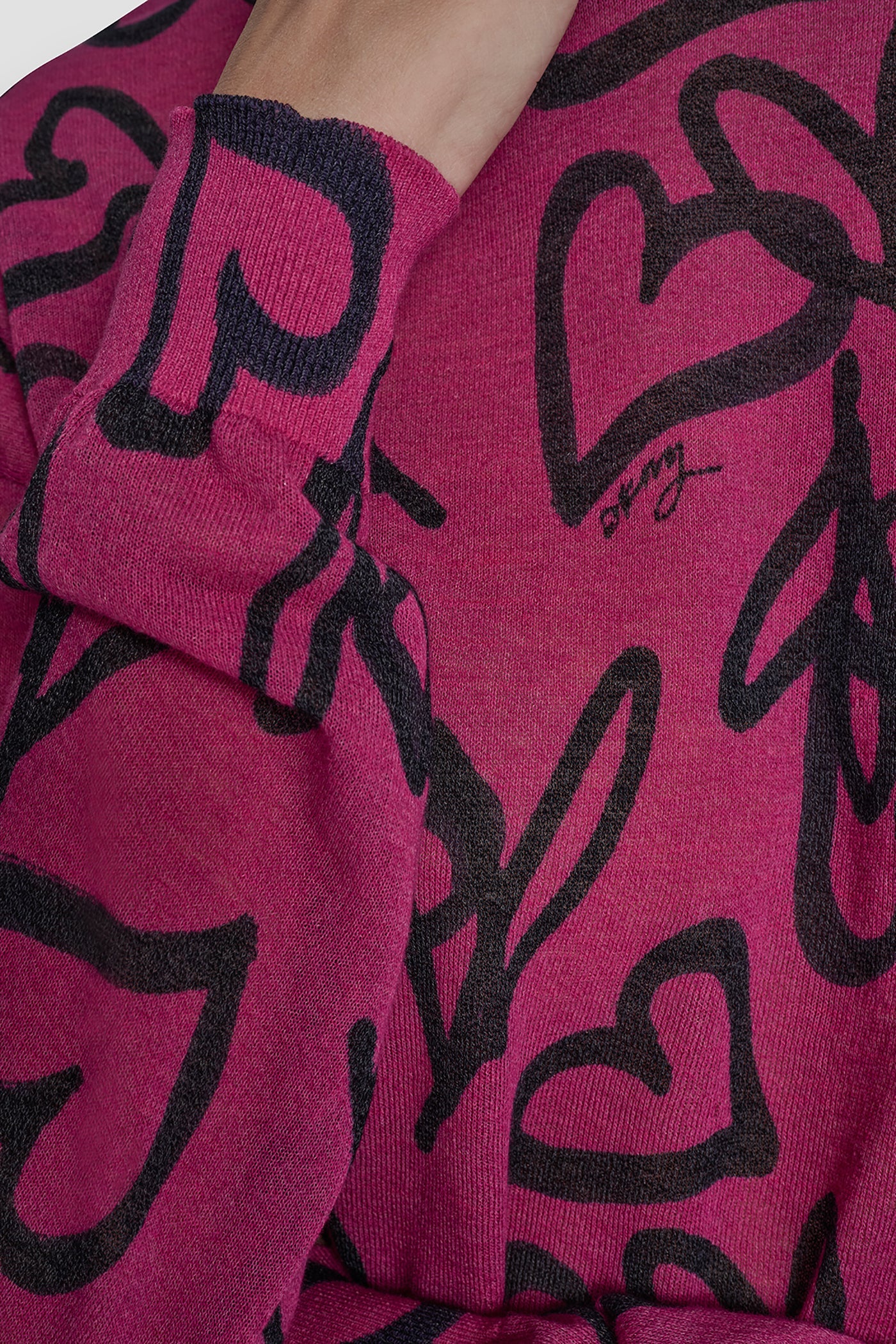 GRAFFITI HEART SWEATER