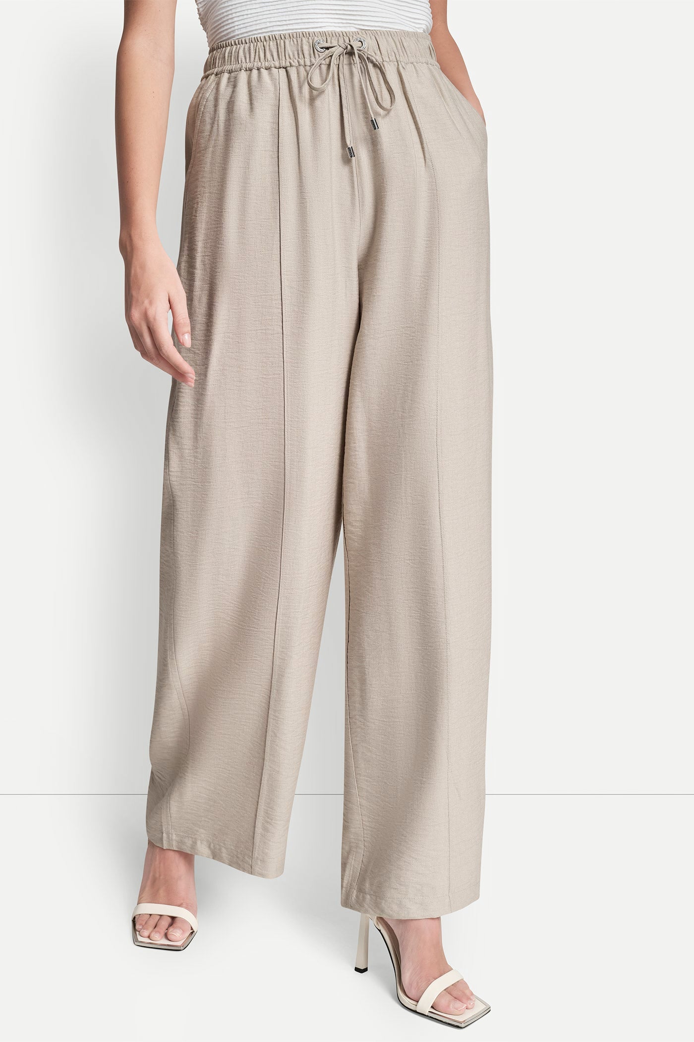 SEAMED WIDE LEG PULL-ON PANT