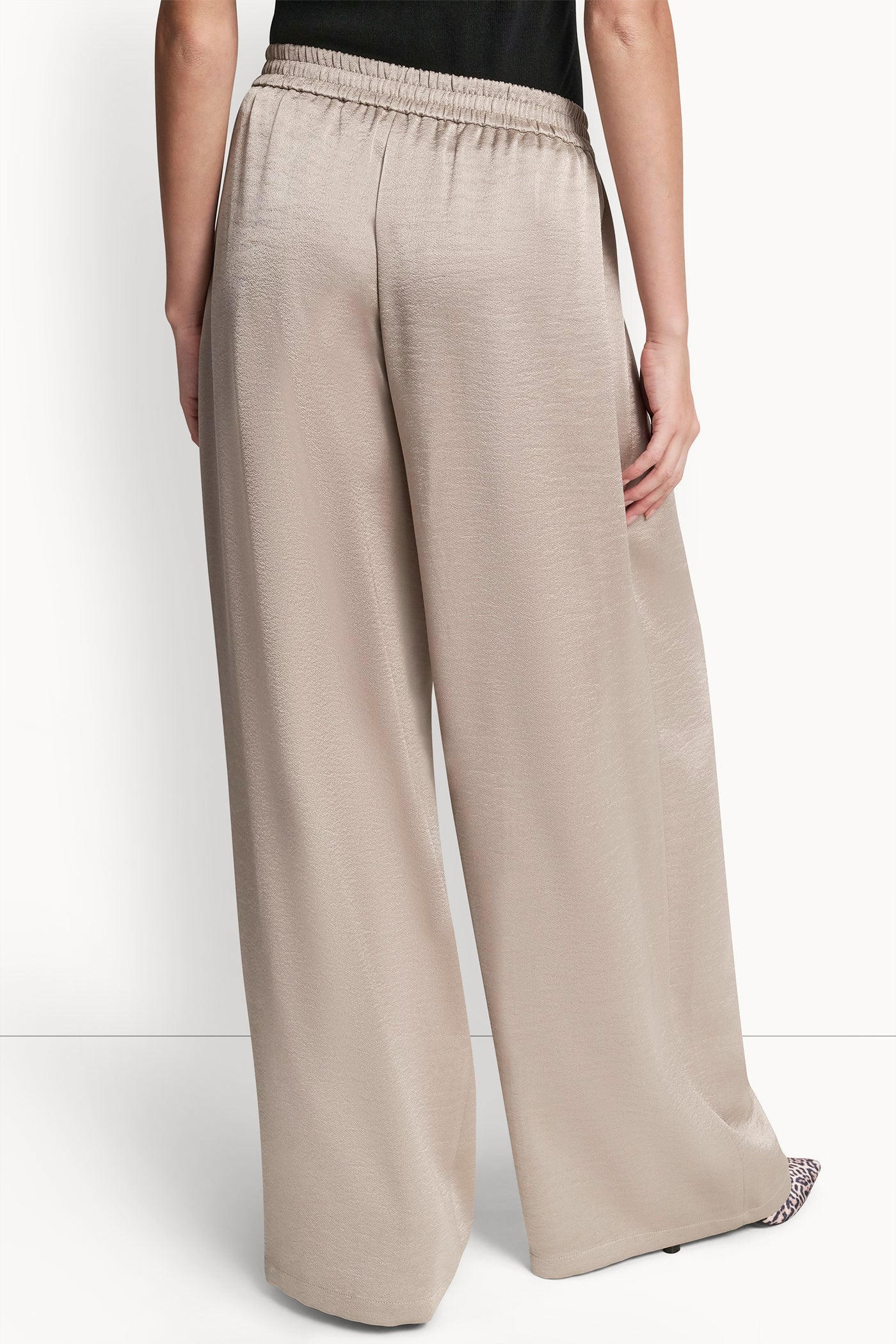 HIGH-RISE SATIN PLEATED WIDE LEG PANT