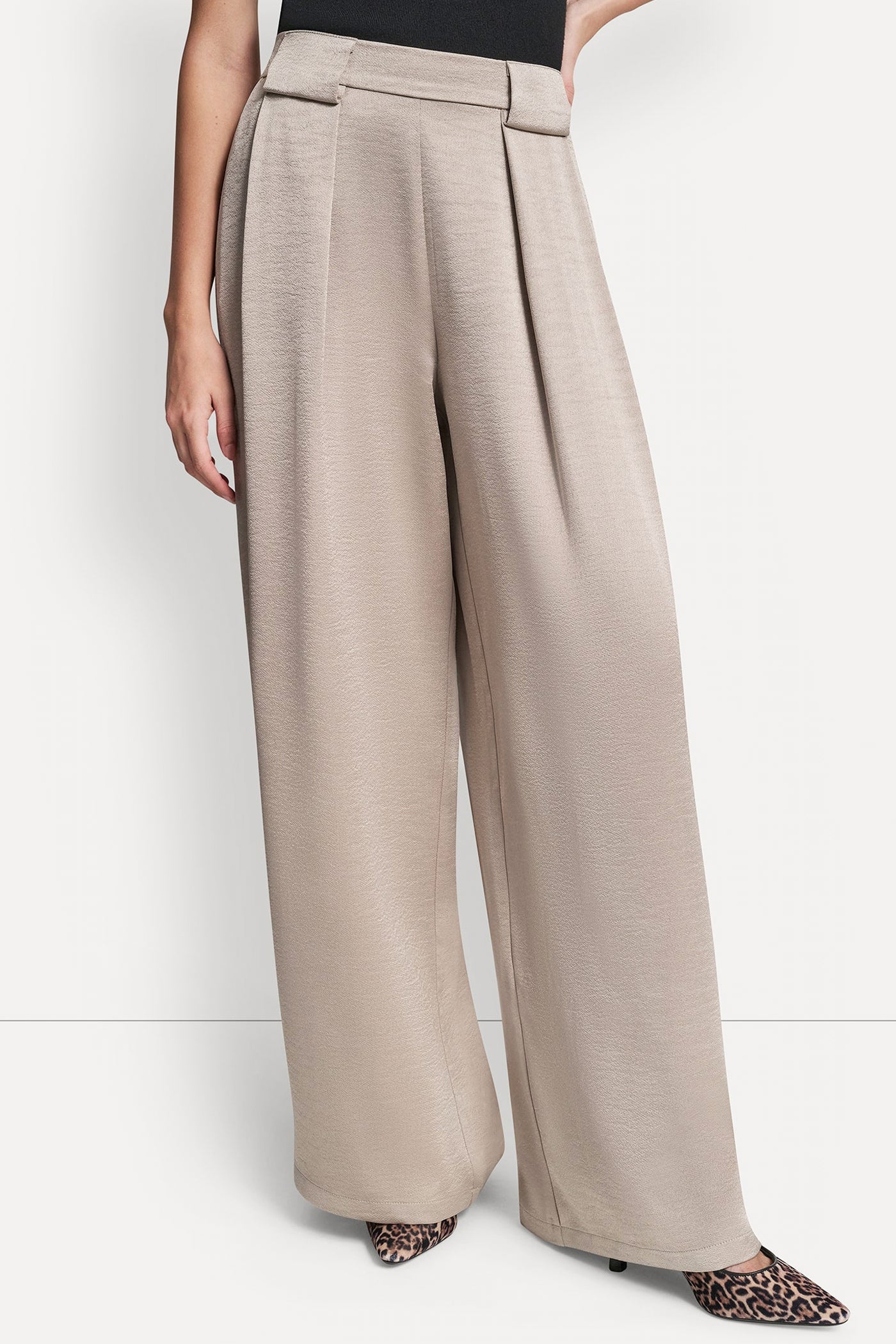 HIGH-RISE SATIN PLEATED WIDE LEG PANT