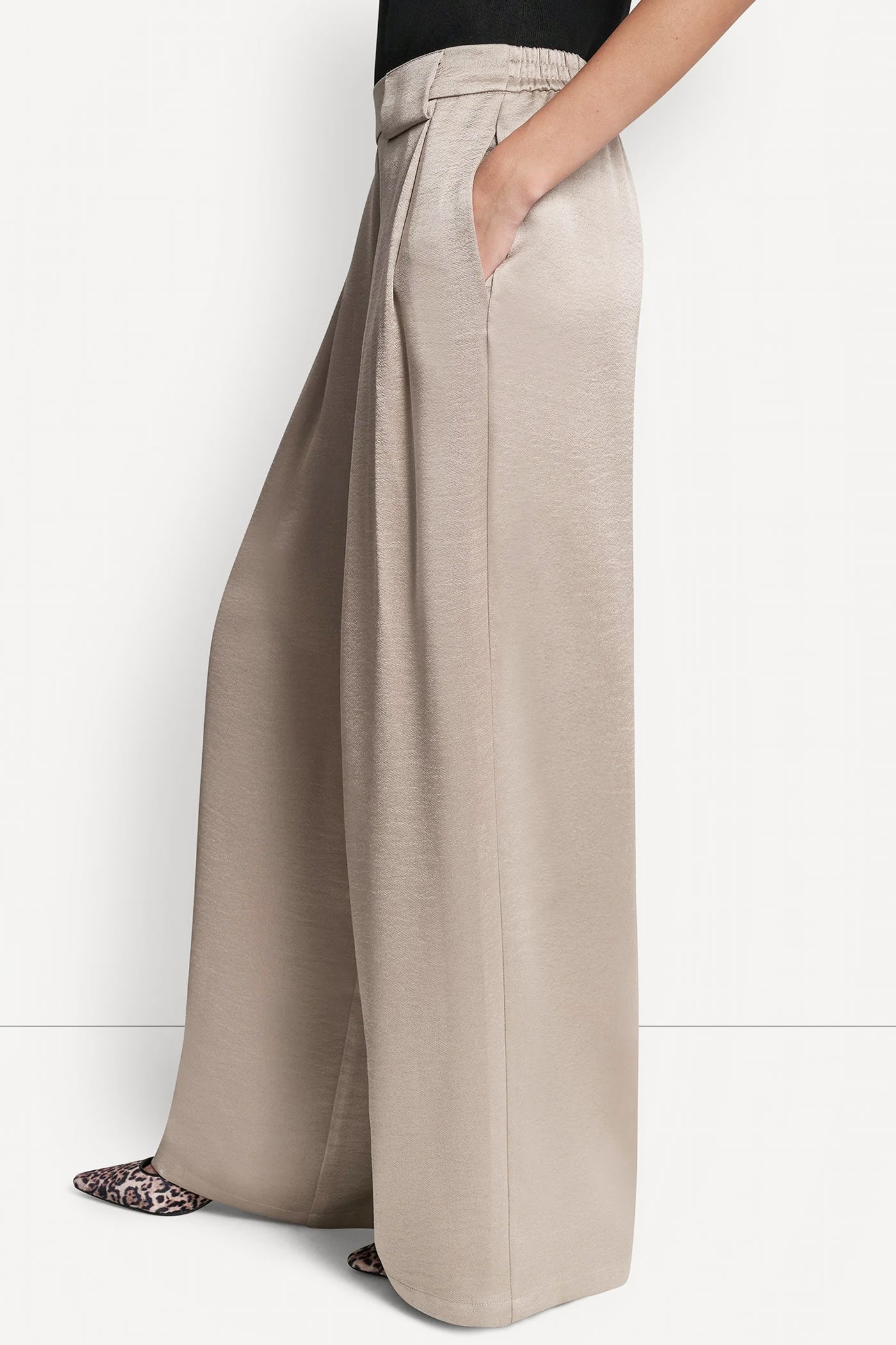 HIGH-RISE SATIN PLEATED WIDE LEG PANT