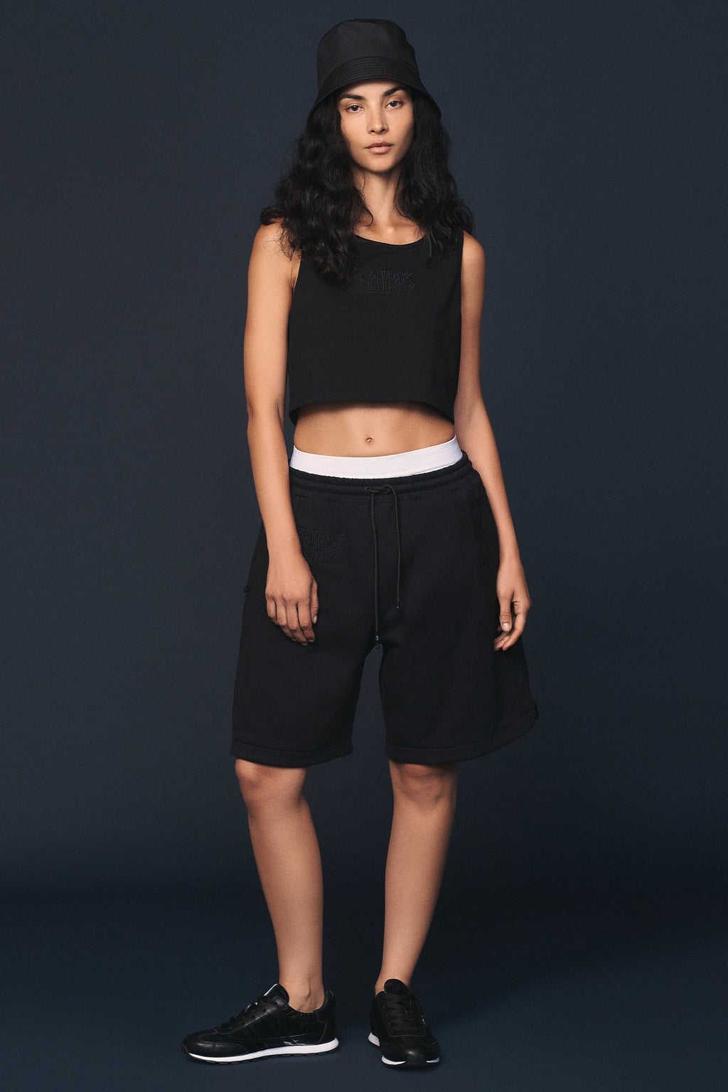 DKNY X YANKEES EMBROIDERED SHORT