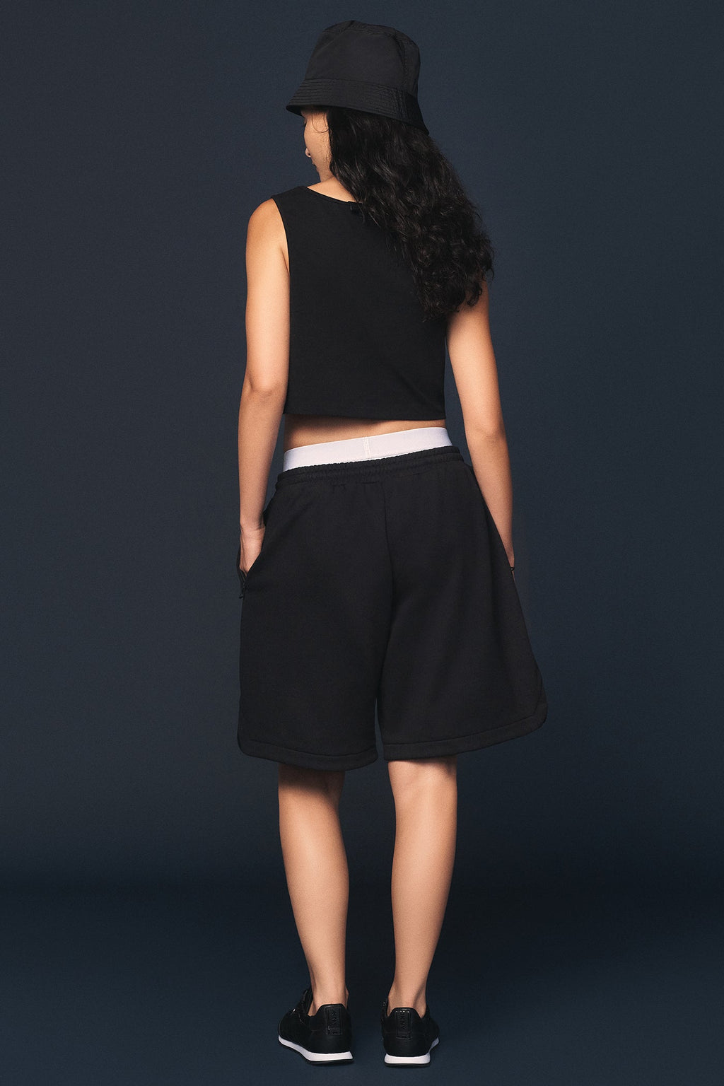 DKNY X YANKEES EMBROIDERED SHORT