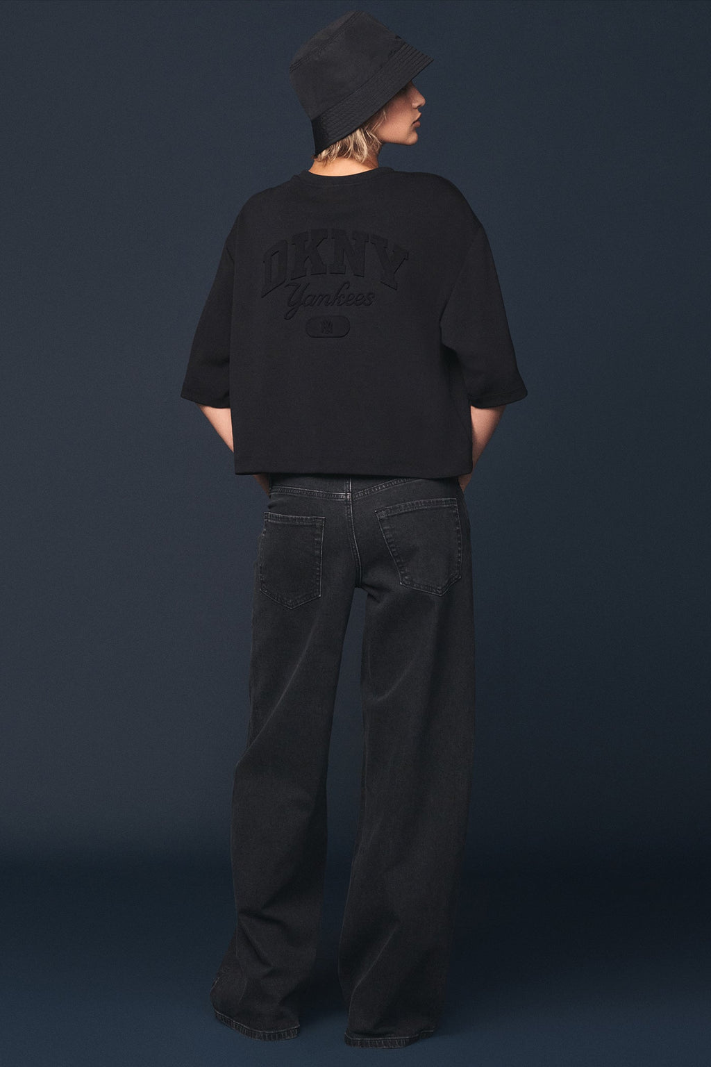 DKNY X YANKEES CROPPED TEE