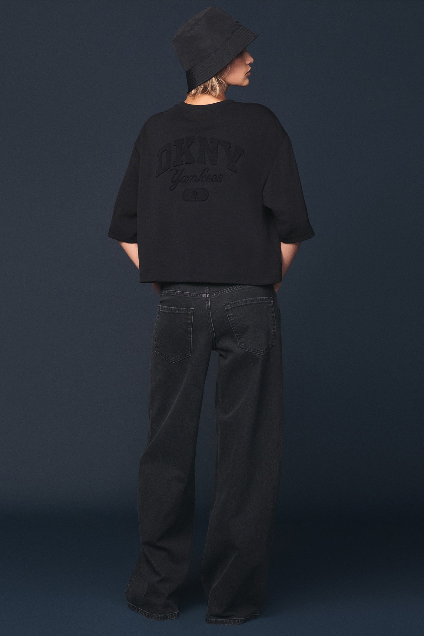 DKNY X YANKEES CROPPED TEE