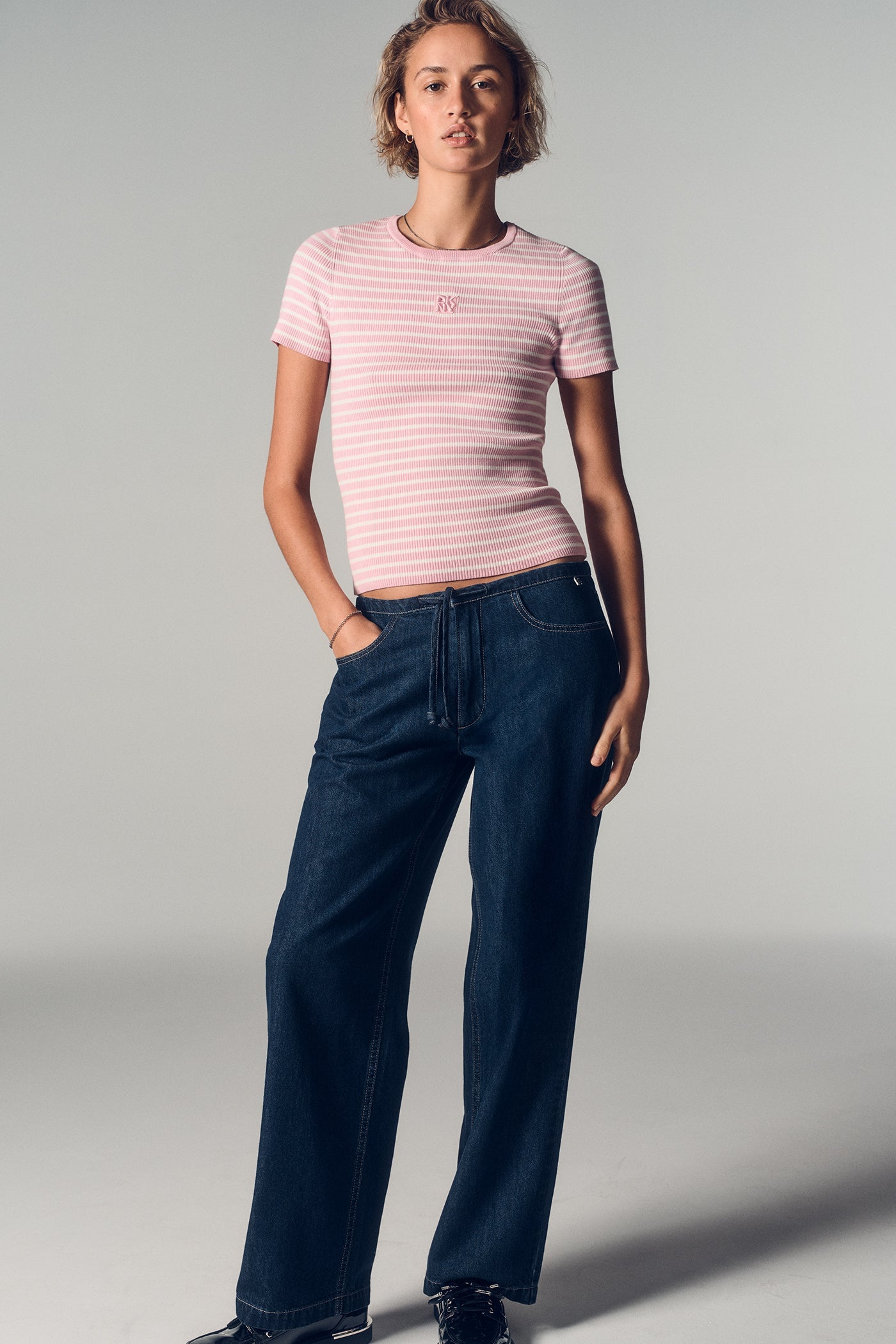 CREW NECK STRIPED TEE