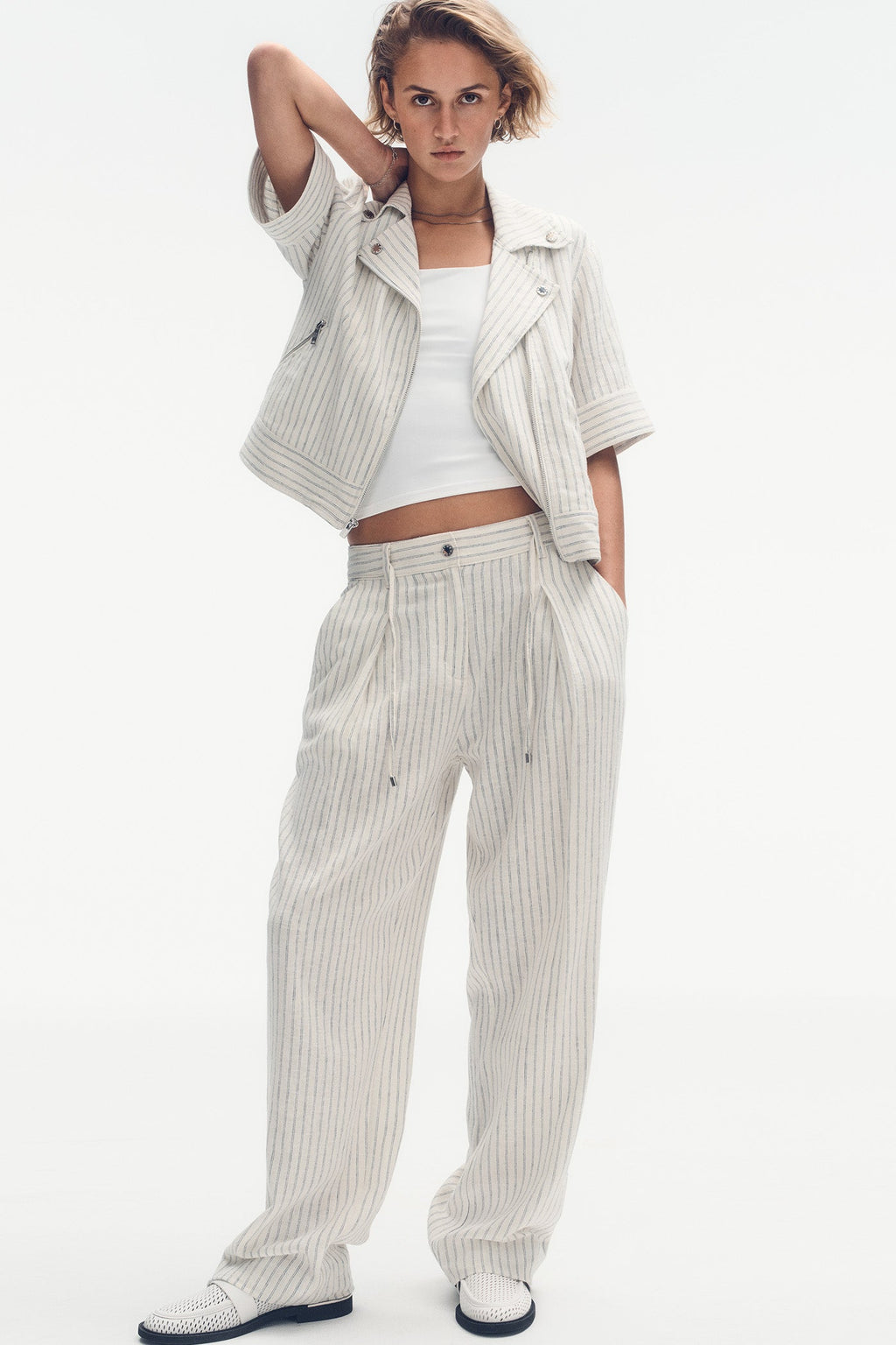 LINEN-BLEND PINSTRIPE PLEATED PANT