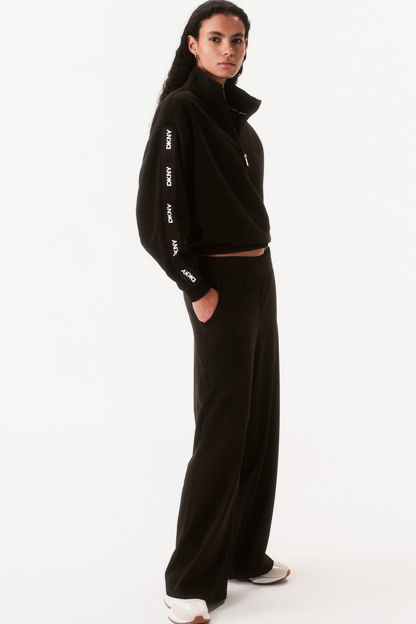LOGO QUARTER-ZIP SWEATSHIRT